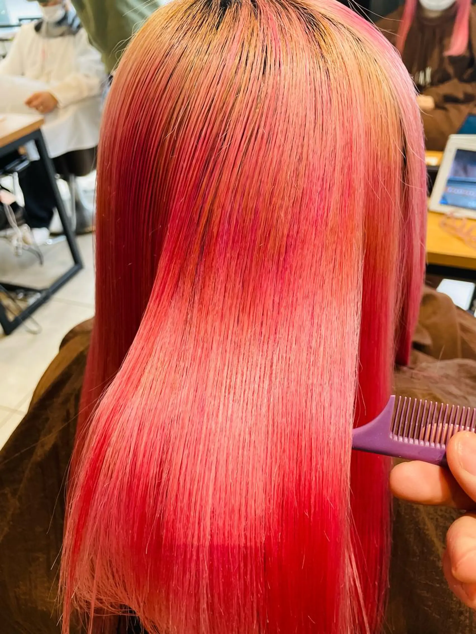 セミロング Emerge渋谷店　［エマージュ］所属・美髪縮毛矯正No1 toshiのヘアスタイル