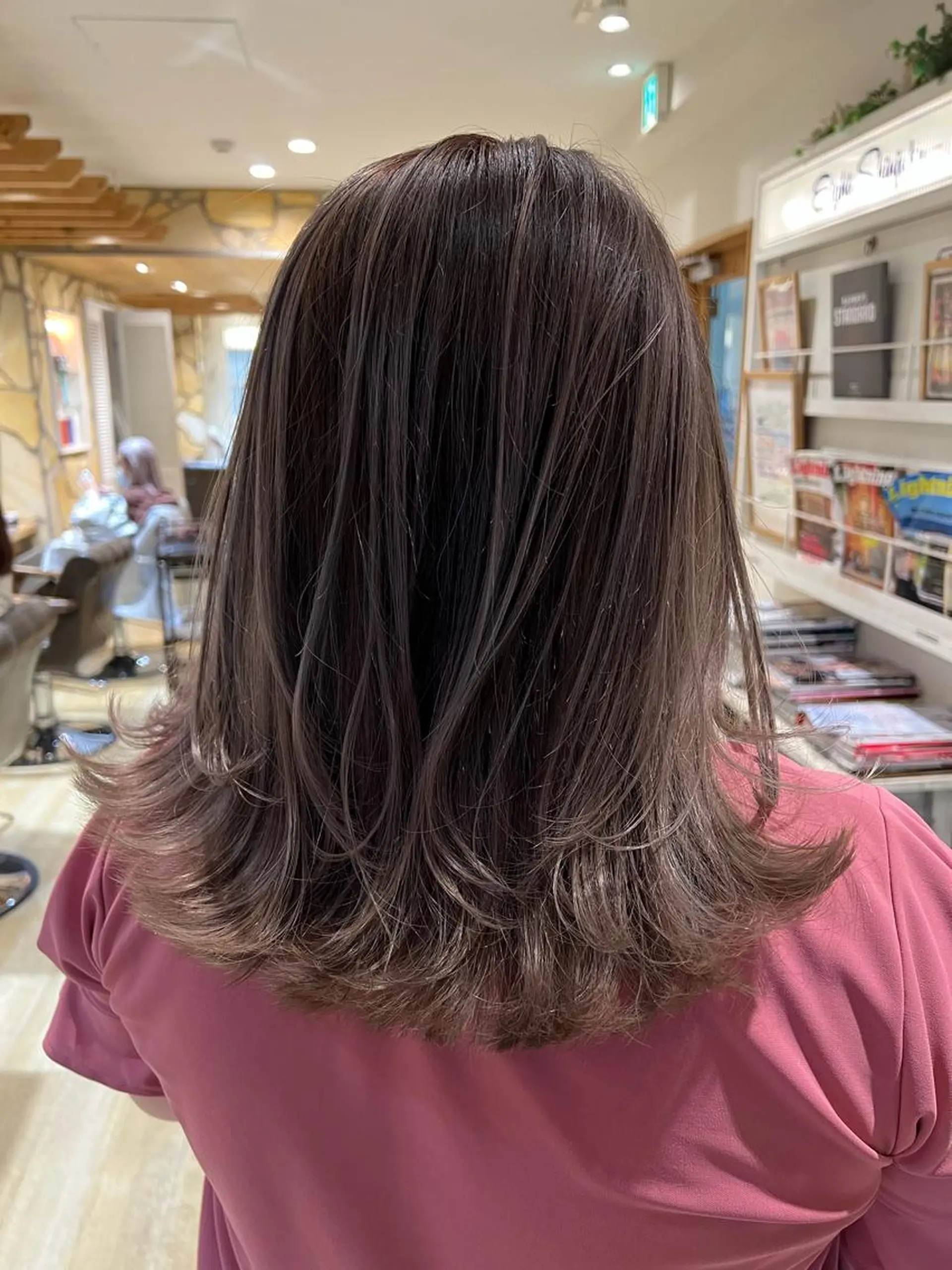 セミロング レイヤーカット ヘアカラー トリートメント 渋谷ハイトーン/ デザインカラー阿部のヘアスタイル