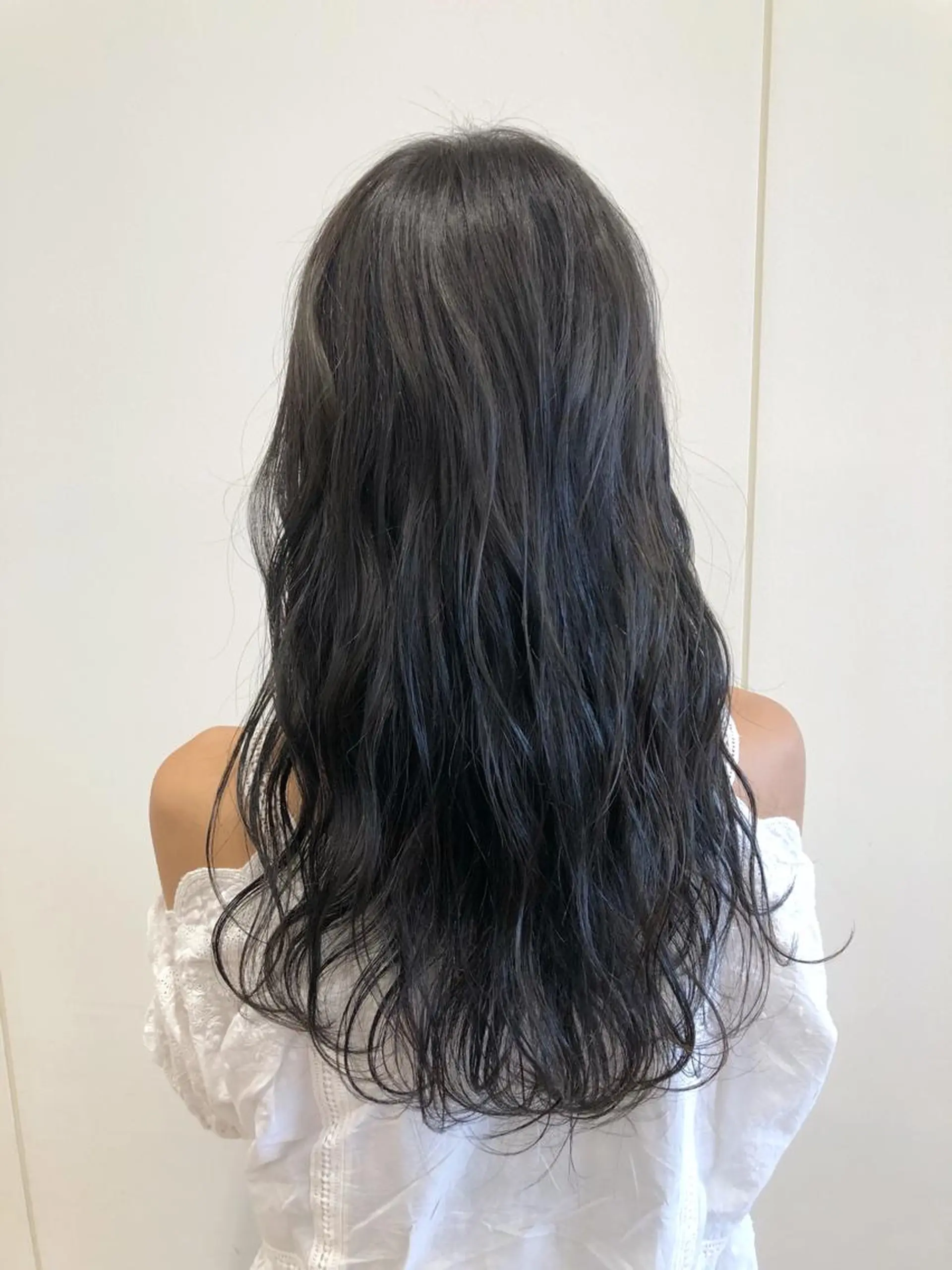 ロング カラー ブリーチ 透明感カラー グレージュ ブリーチなしカラー ケアブリーチ 坪井佑樹のヘアスタイル