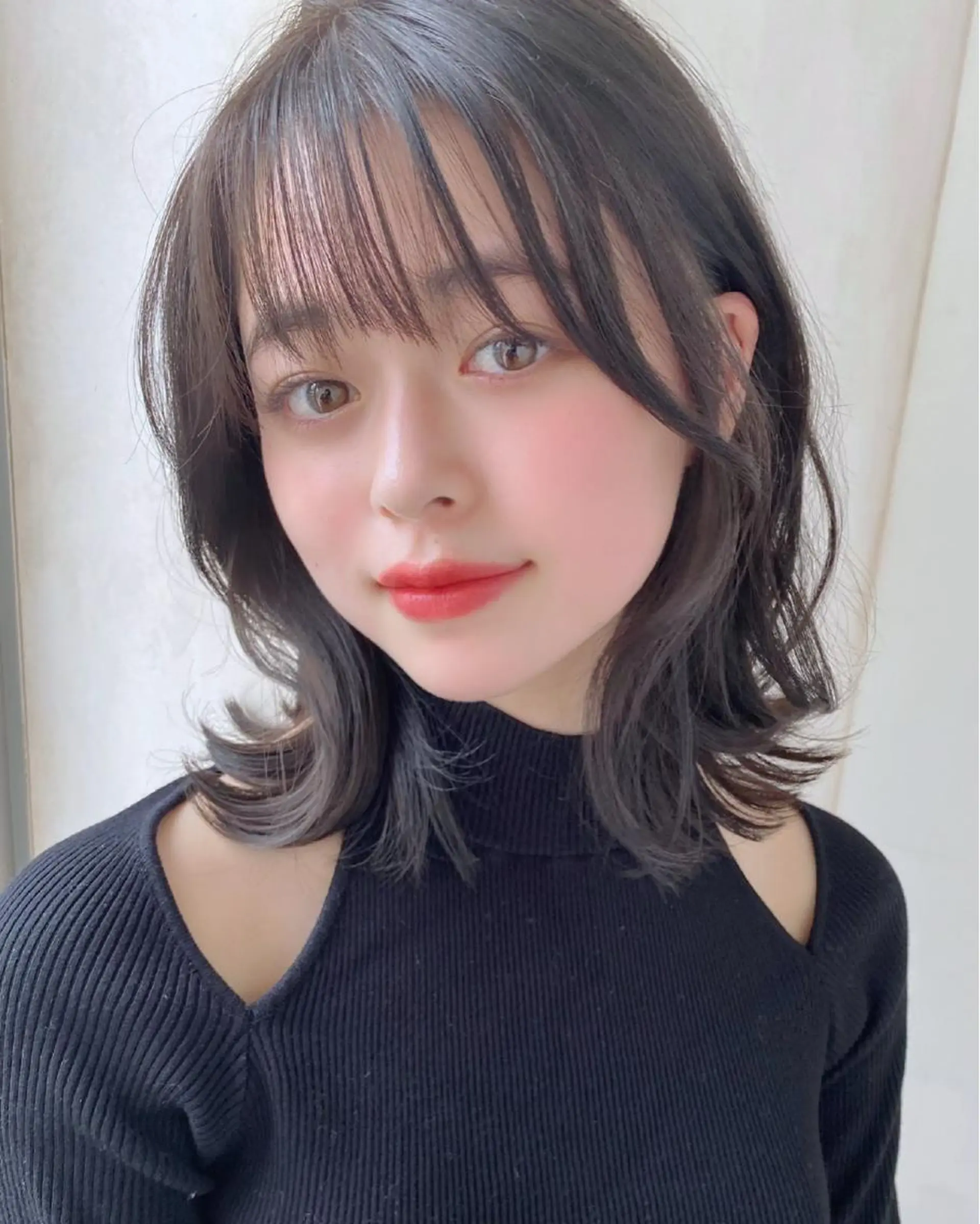 ミディアム カット ヘアカラー トリートメント 似合わせレイヤー モテカラー🤍三科のヘアスタイル