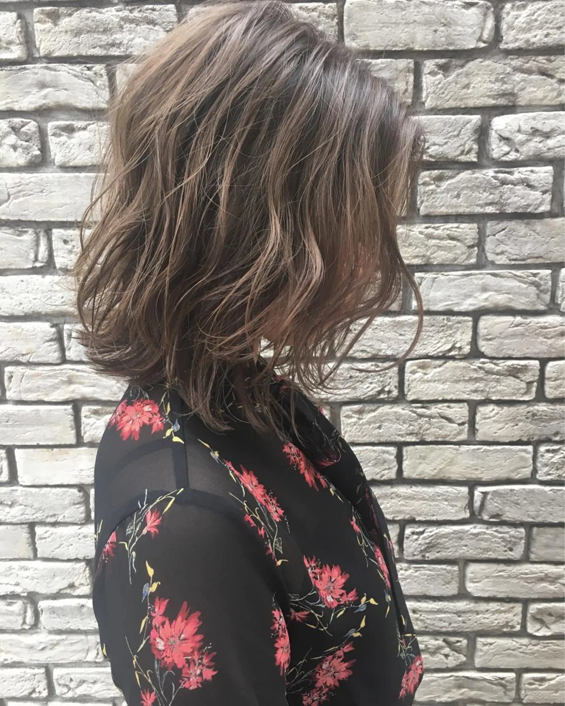 ミディアム カラー ベージュカラー ラベンダーカラー ラベンダーベージュ レイヤーカット BLend 渋谷のヘアスタイル