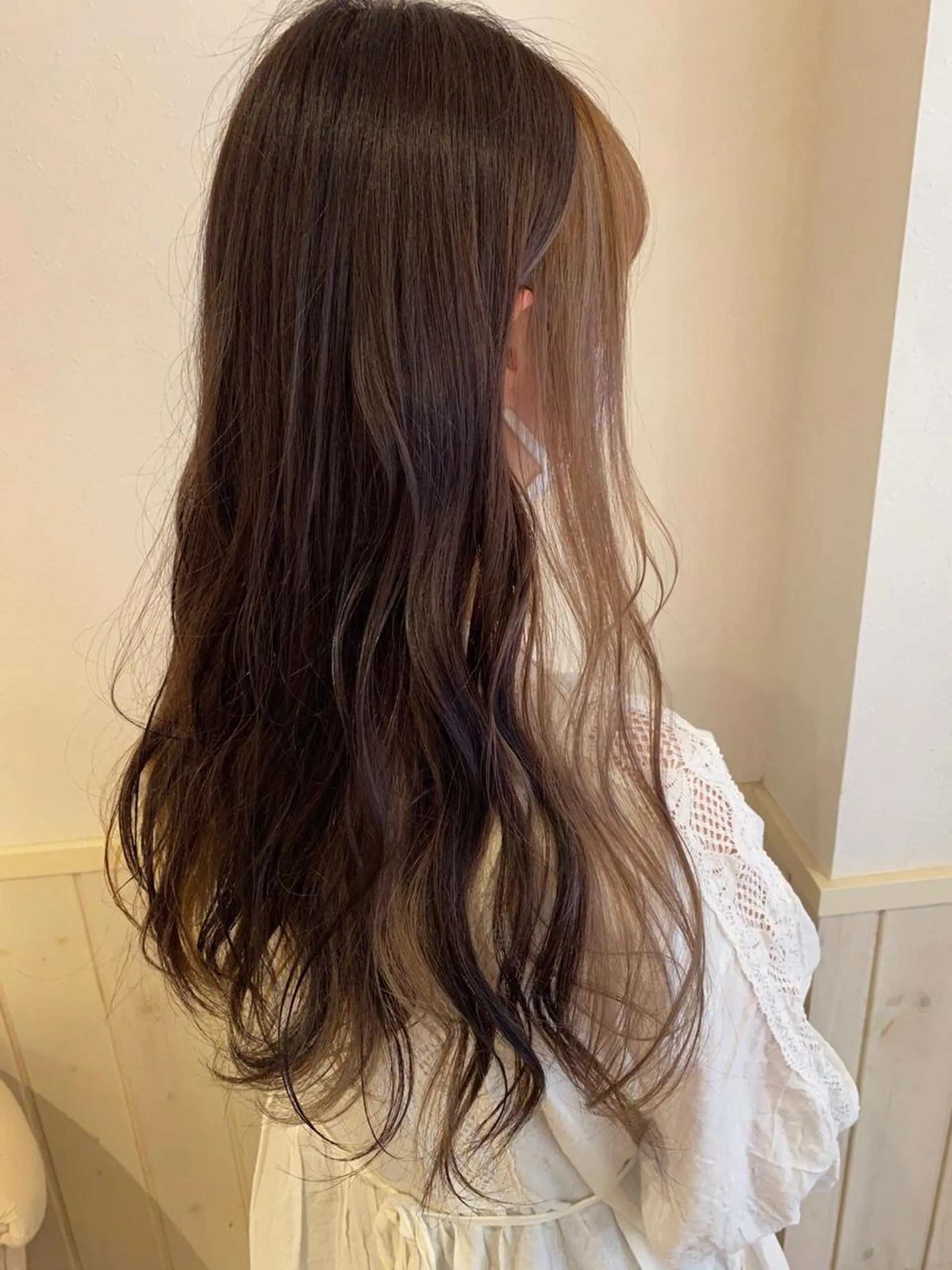 ロング カラー ヘアカラー 宮内 真乃のヘアスタイル