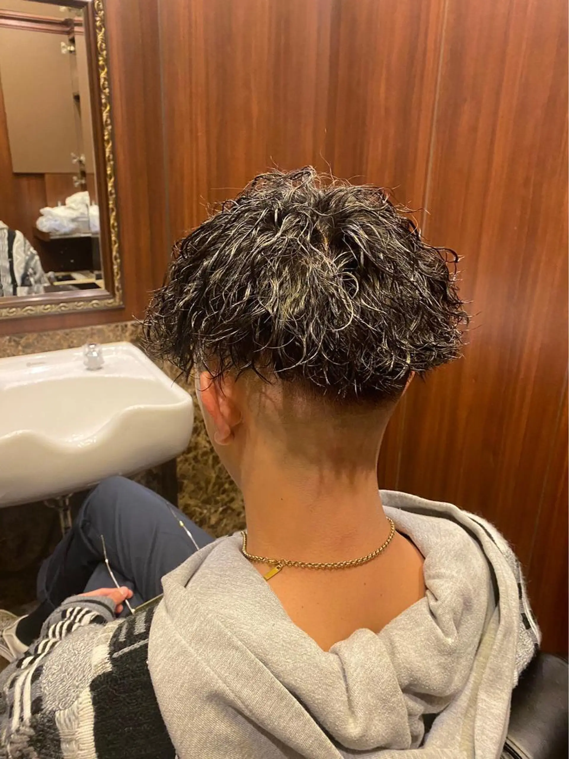 ショート 岡部 迅のヘアスタイル