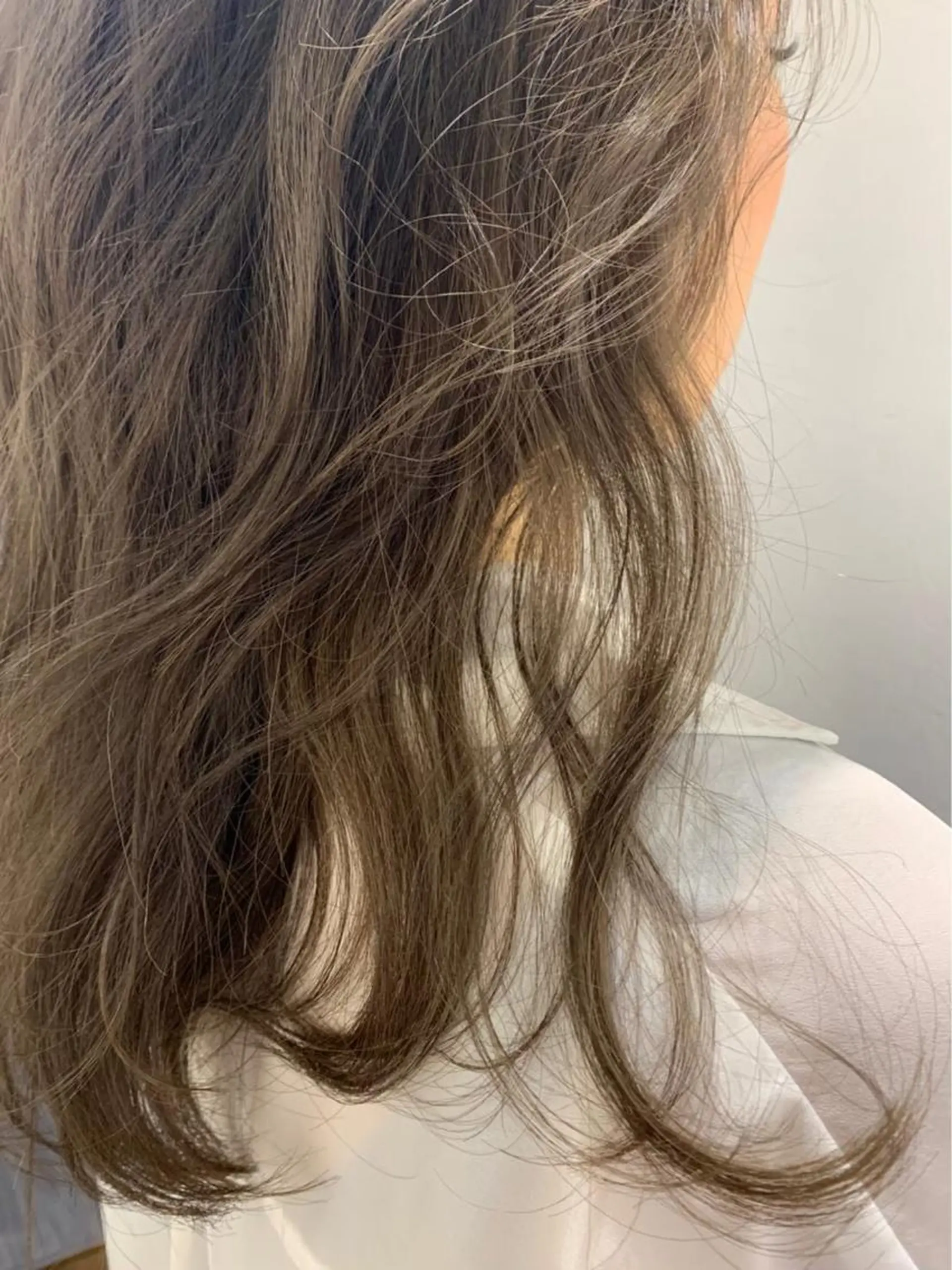 ミディアム 伊藤 真生のヘアスタイル