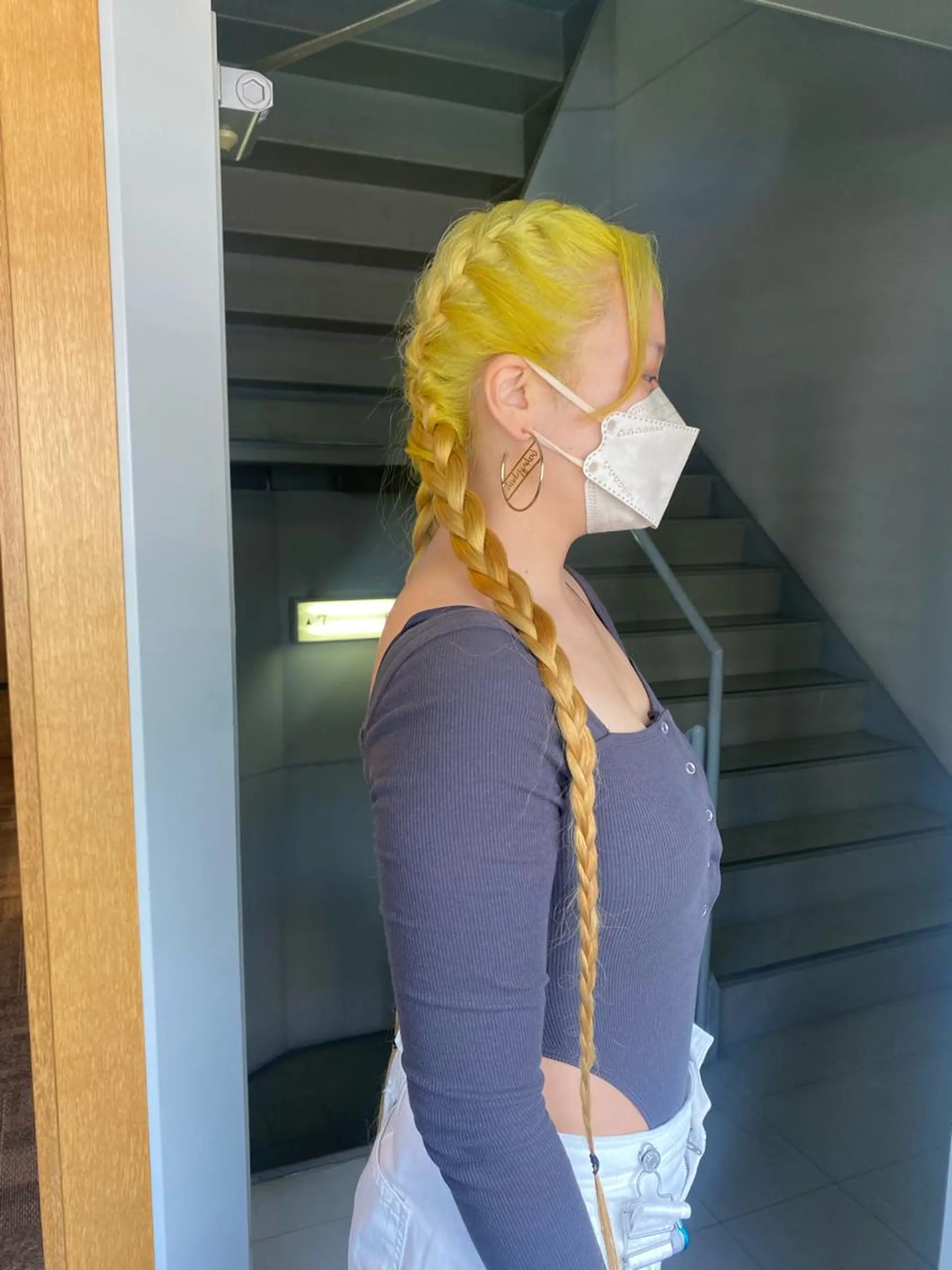 ロング カラー パーマ ヘアアレンジ デザインカラー/ボブ ブリーチカラー/ユリのヘアスタイル