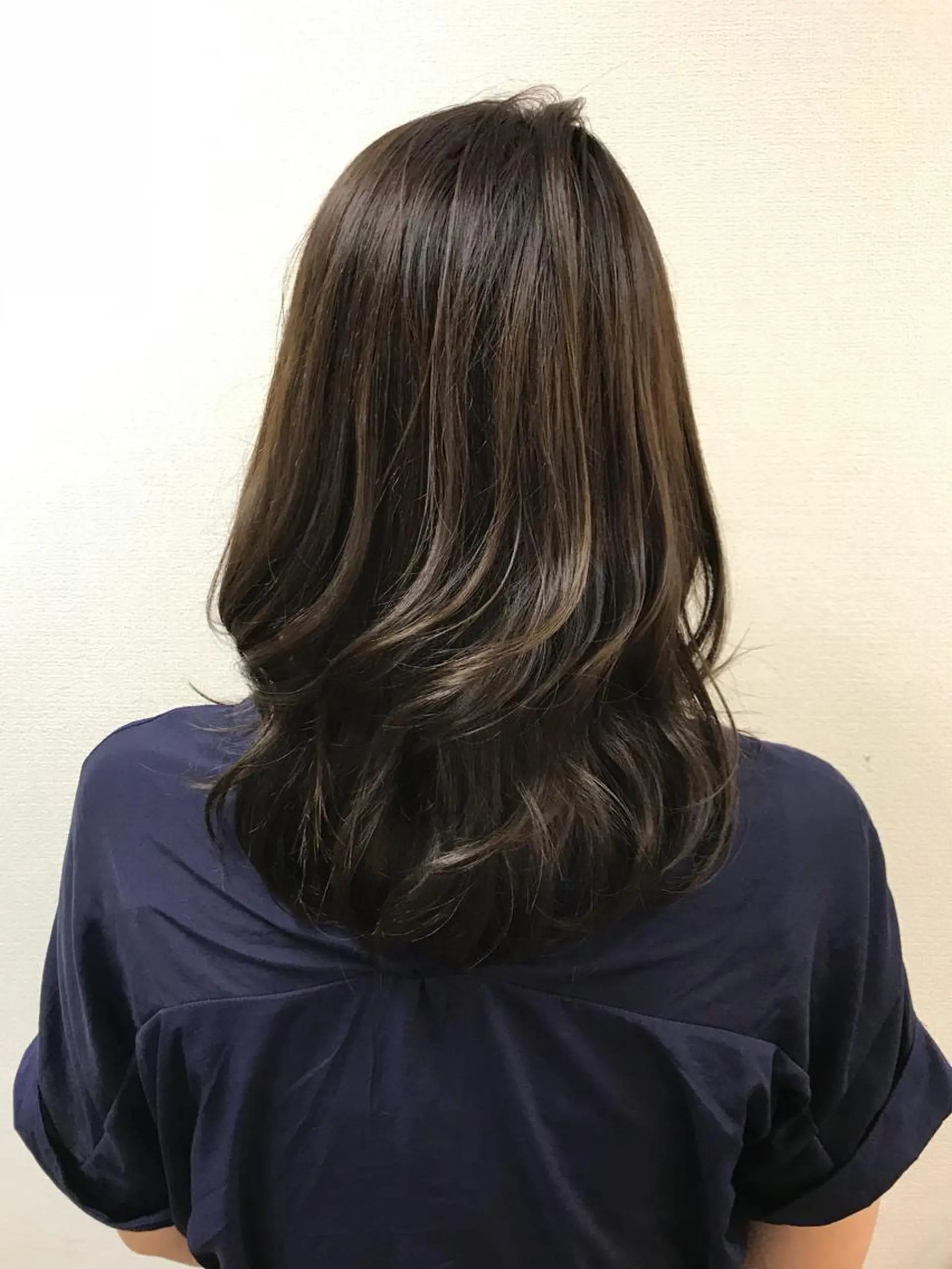 セミロング カラー カット ヘアカラー トリートメント 吉森 満俊のヘアスタイル