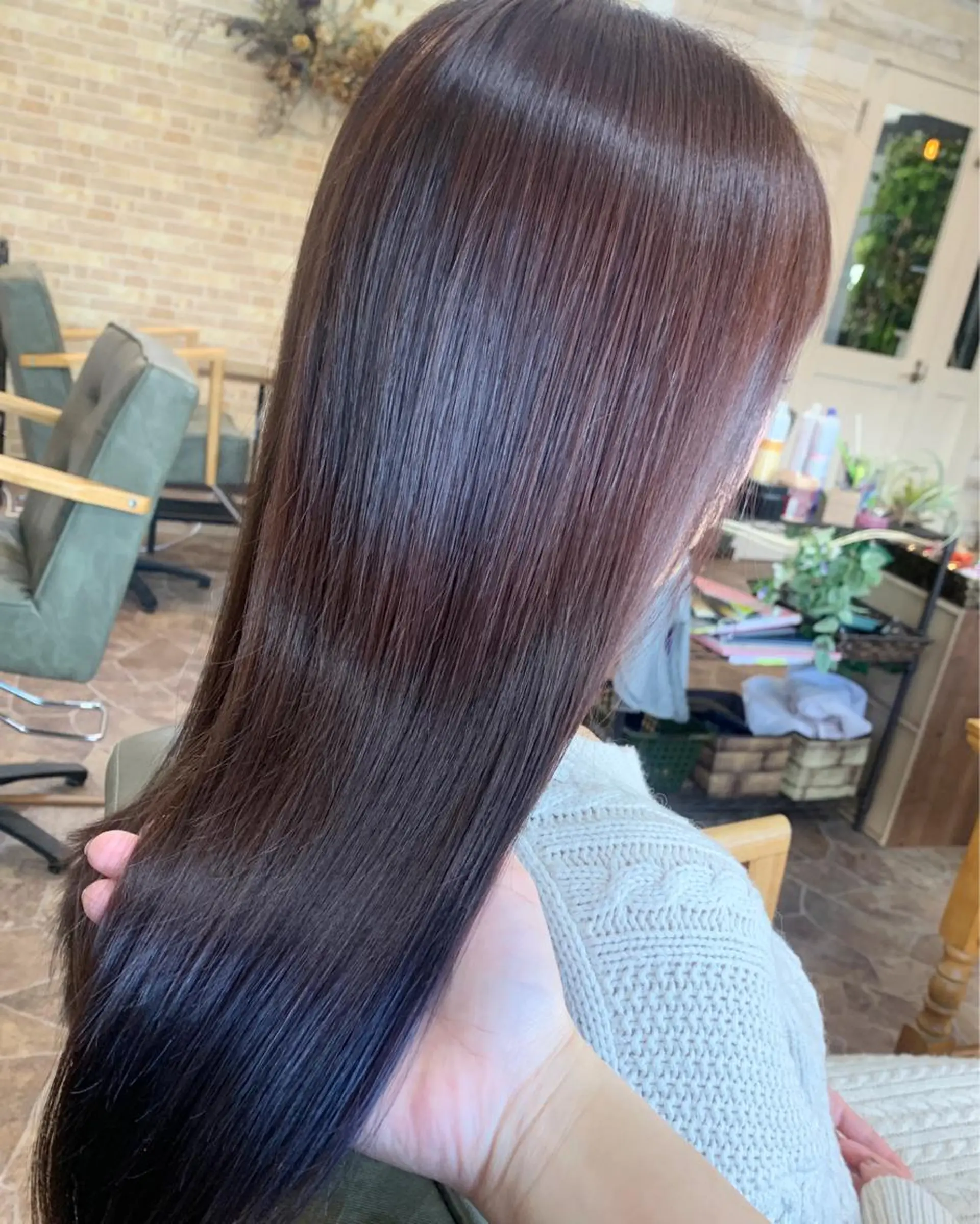 セミロング アッシュ Lilly 中谷友里のヘアスタイル