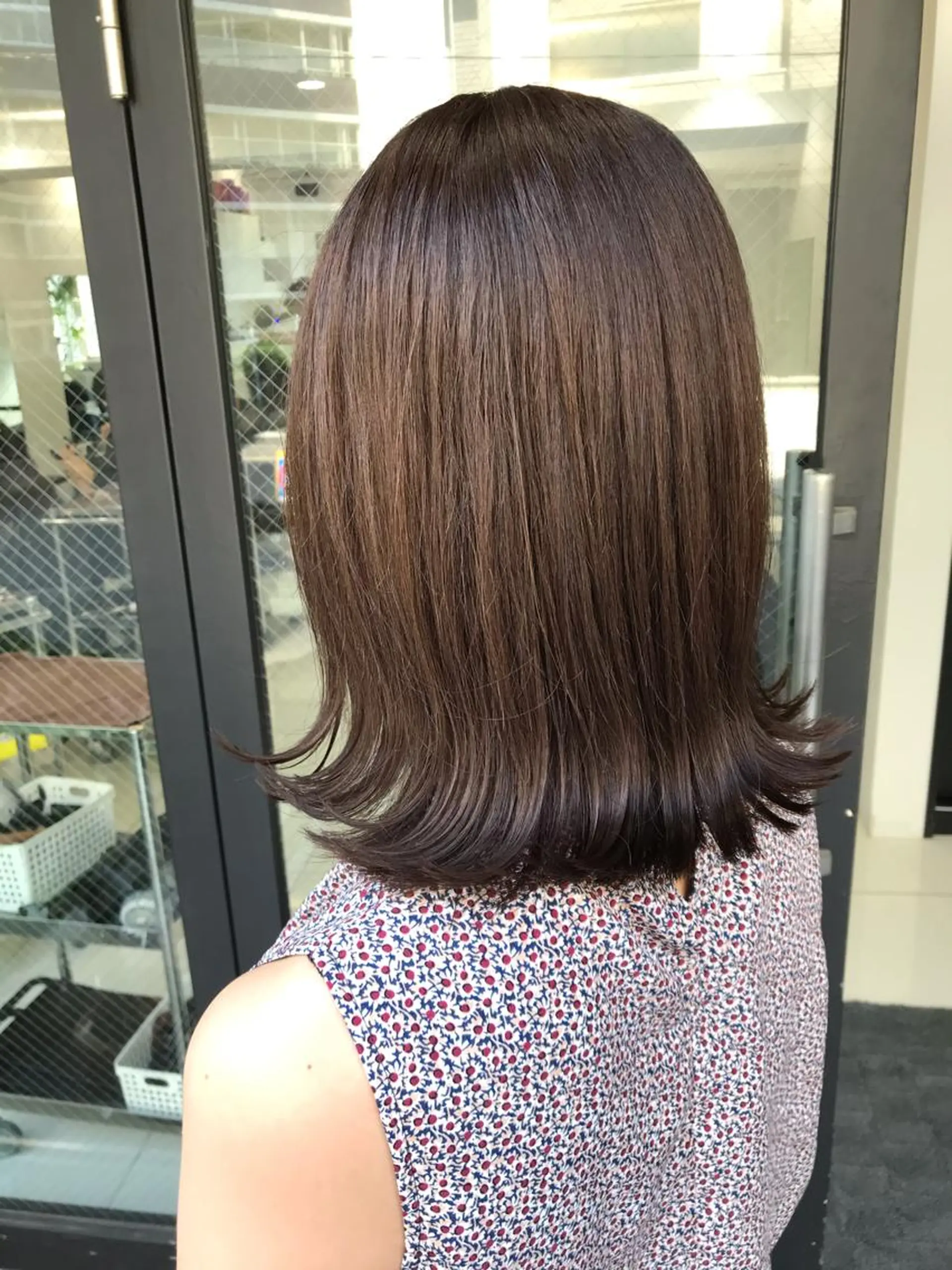 ミディアム 横山 奈央のヘアスタイル