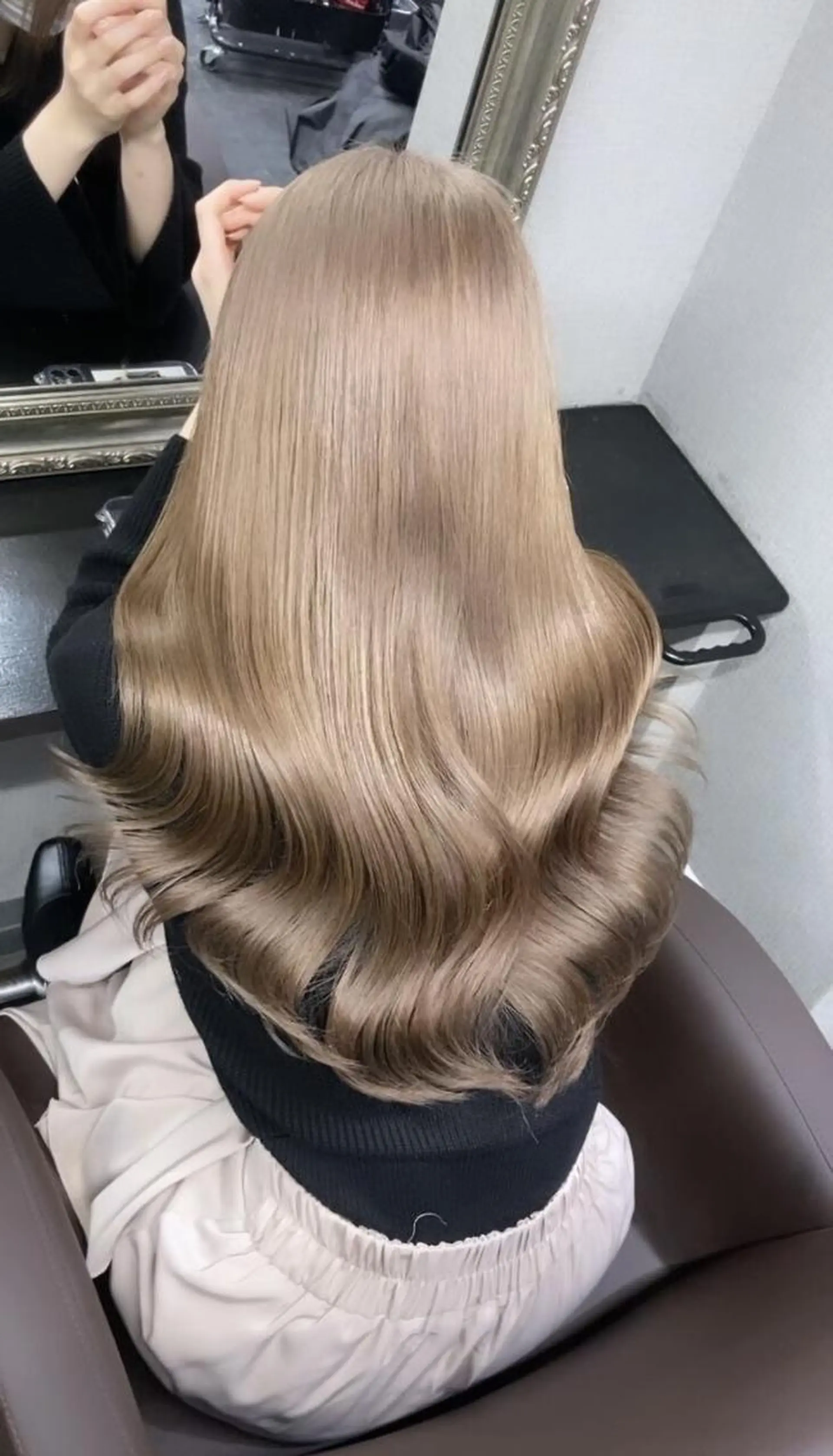 ロング ヘアカラー Seleneコウキ ブリーチ/ハイトーンのヘアスタイル