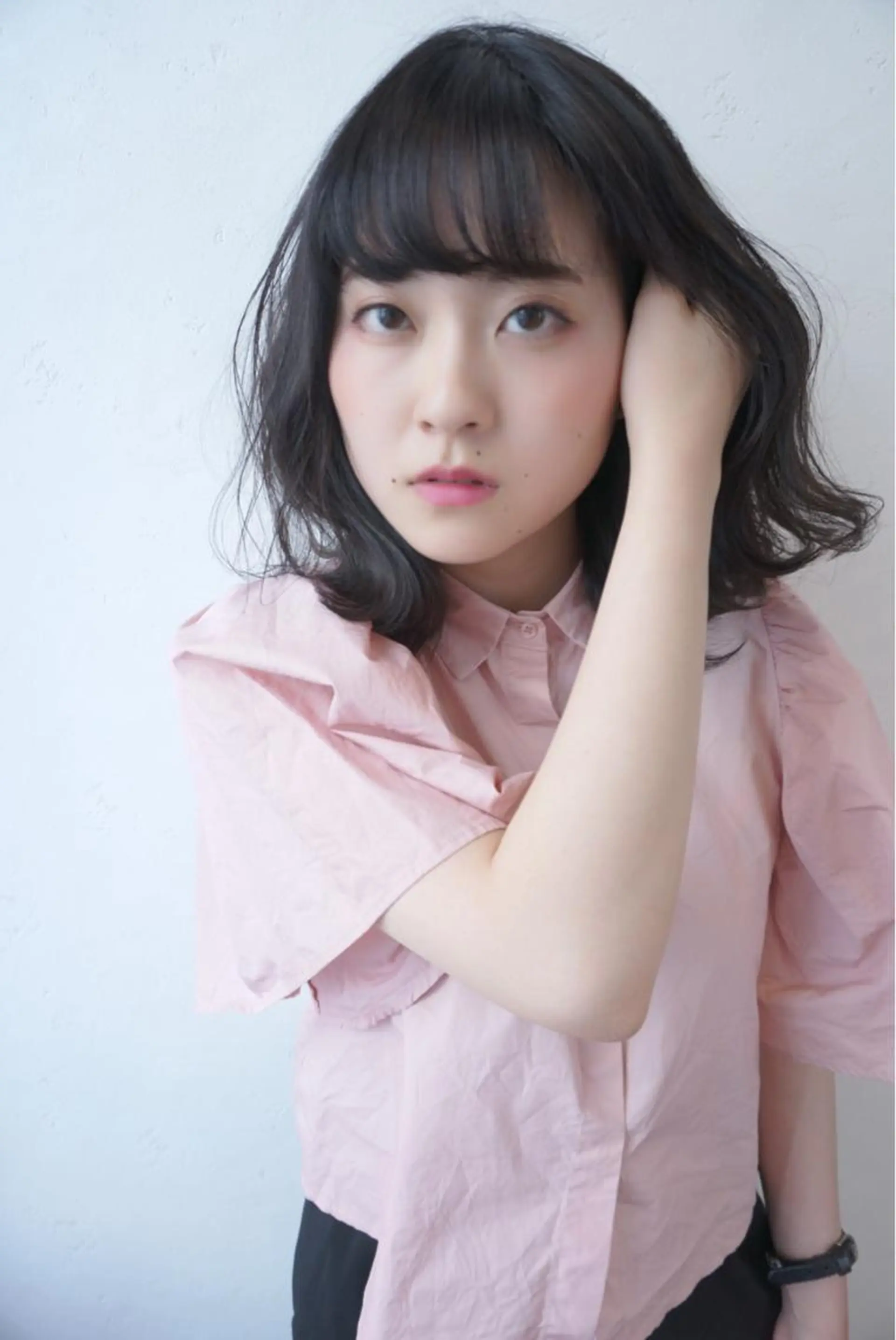 ミディアム カラー 黒髪 ブルーカラー ブルーブラック TOWA 野村　コウダイのヘアスタイル