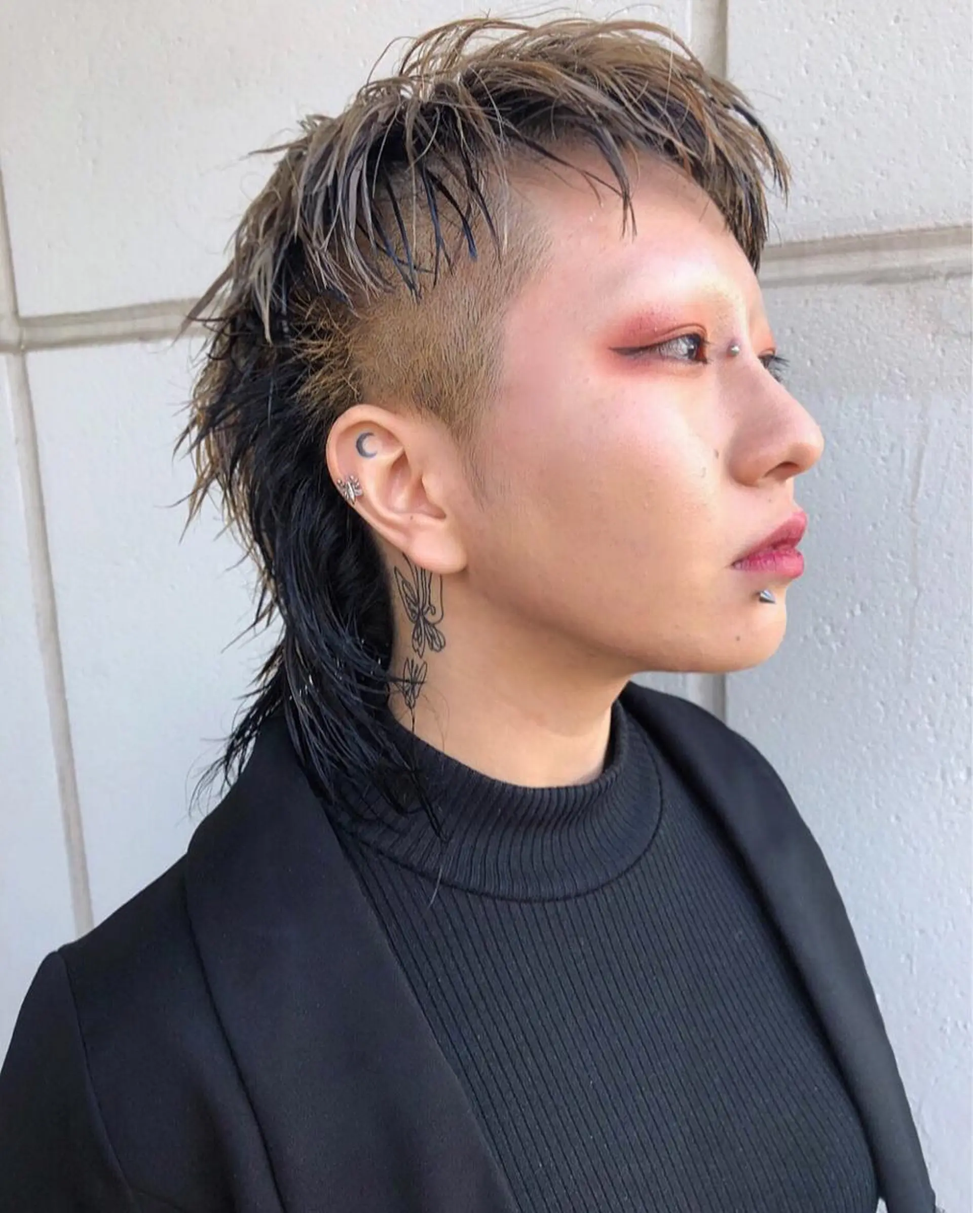 ミディアム カラー デザインカラー ウルフカット カット ヘアカラー トリートメント 村上雅人 ナチュラルモードのヘアスタイル