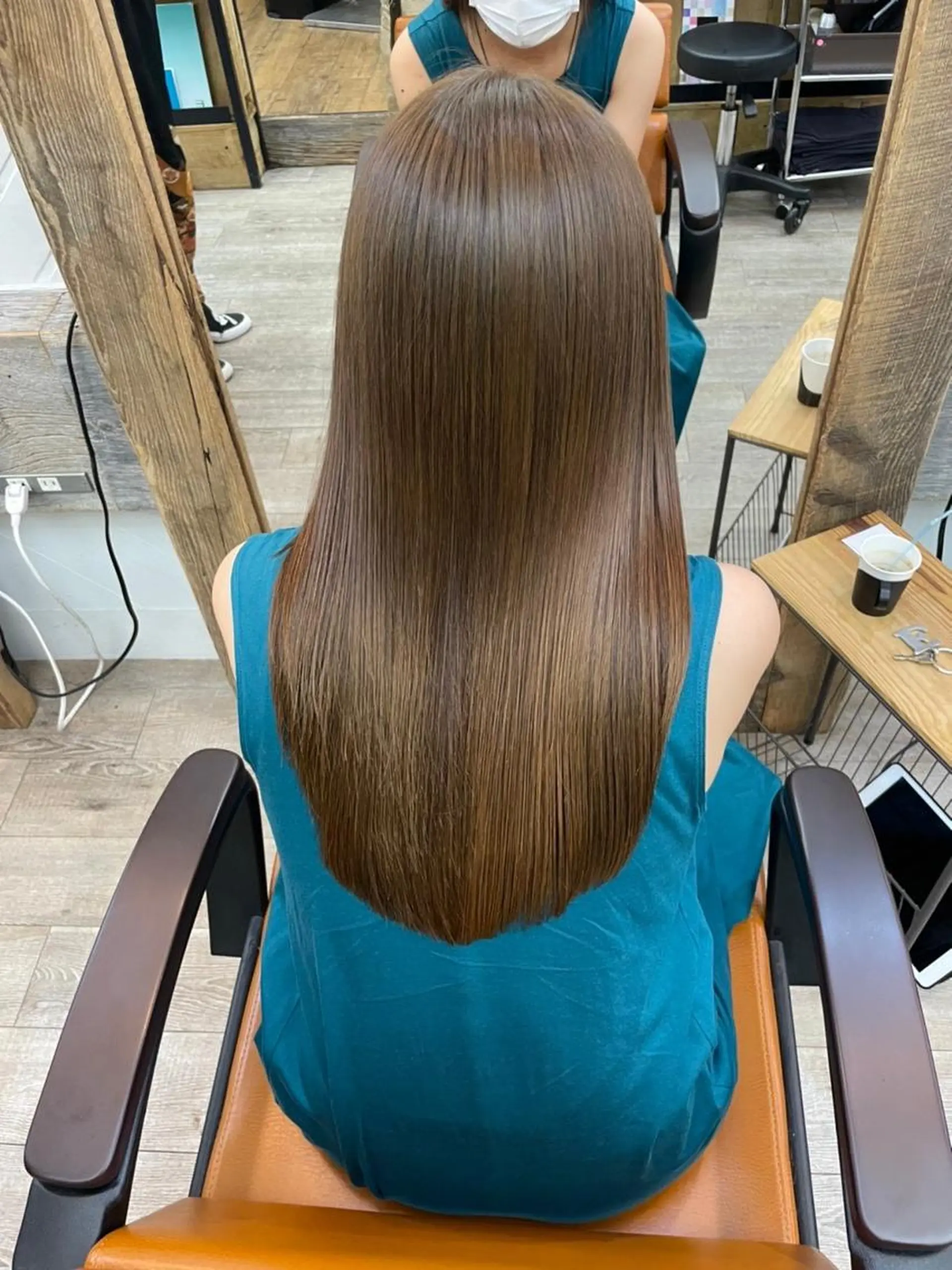 カラー ヘアアレンジ ミディアム パーマ アディクシーカラー アッシュ バレイヤージュ ベージュカラー ブリーチ newi 川崎店のヘアスタイル