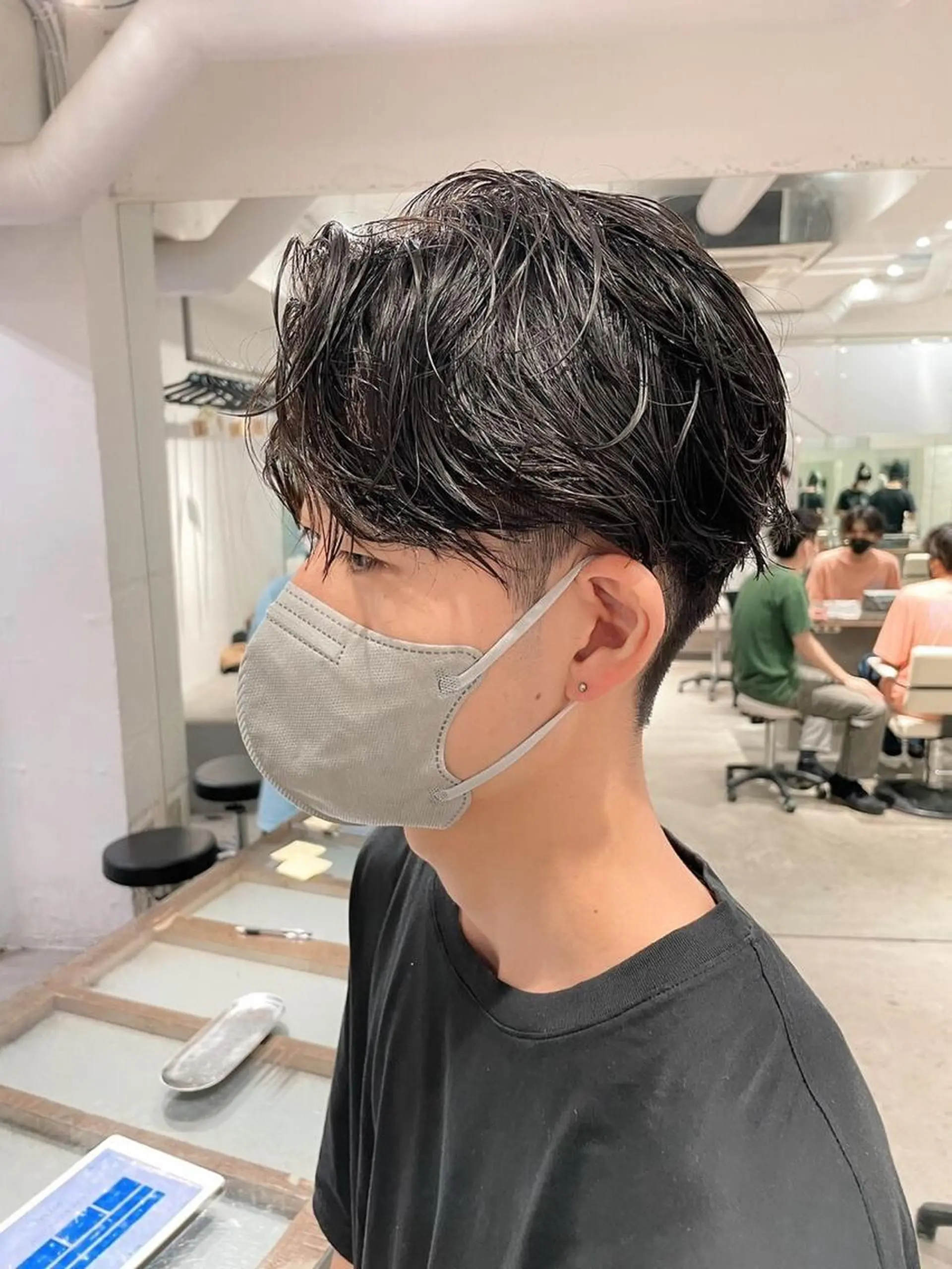 ショート カラー パーマ ヘアアレンジ メンズ メンズバレイヤージュ メンズブリーチ センターパート フェードカット メンズハイライト パーマ トリートメント ハイトーン/レイヤー 🌸さくらのヘアスタイル