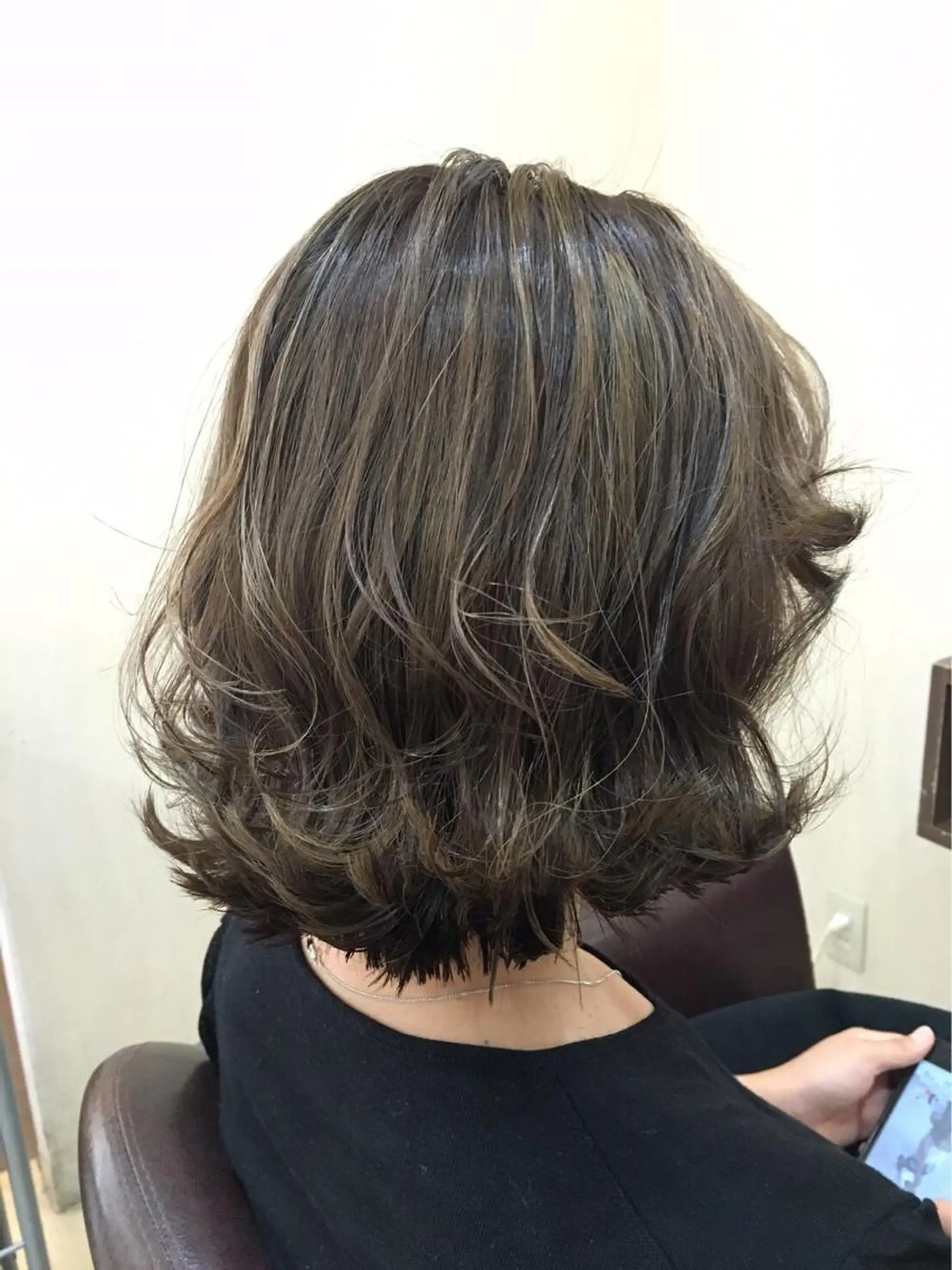 カラー ハイライトカラー カット ヘアカラー 磧本 祐里恵のヘアスタイル
