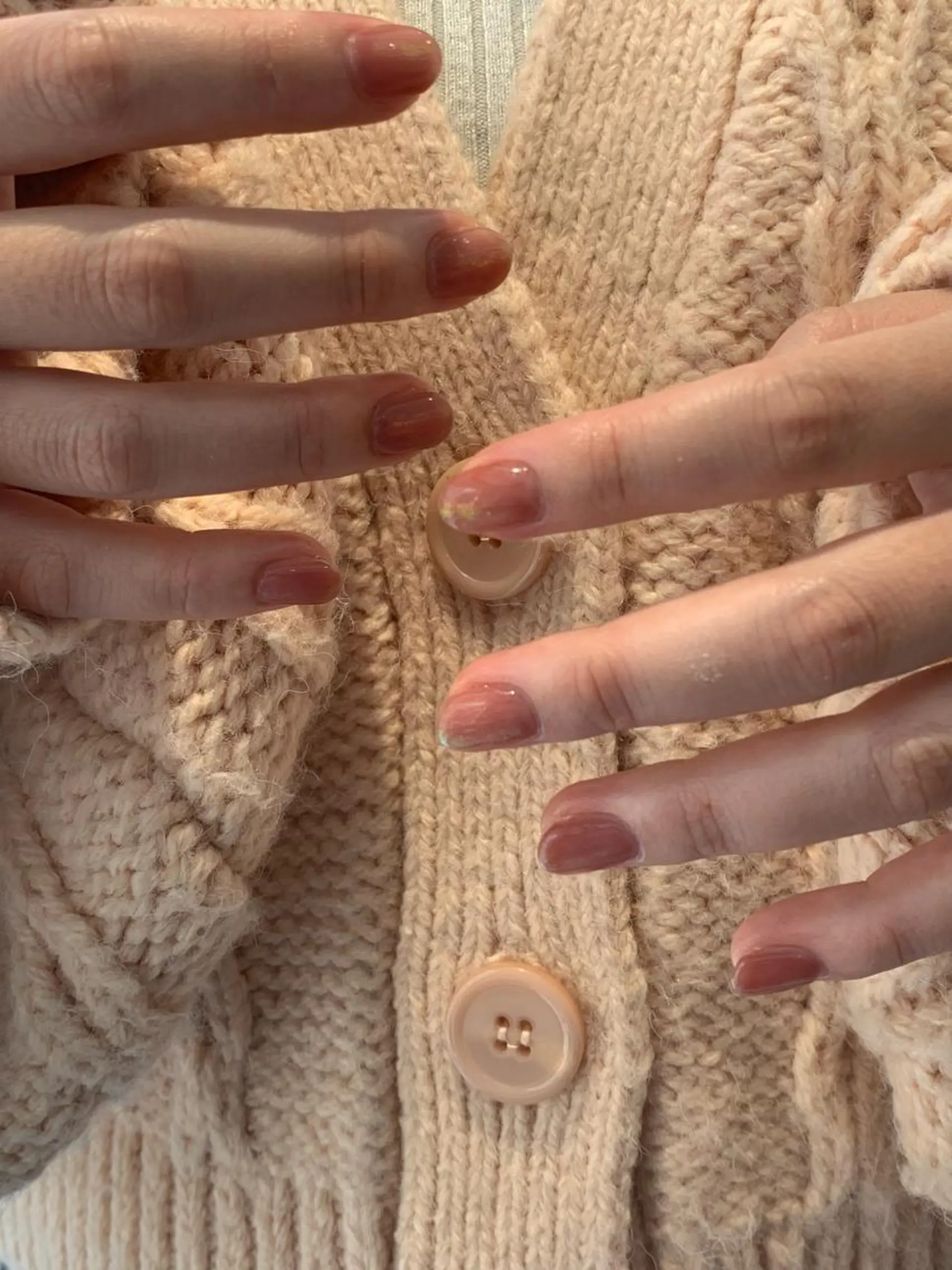 ネイル オーロラネイル ワンカラーネイル マキノ ユイのネイルデザイン