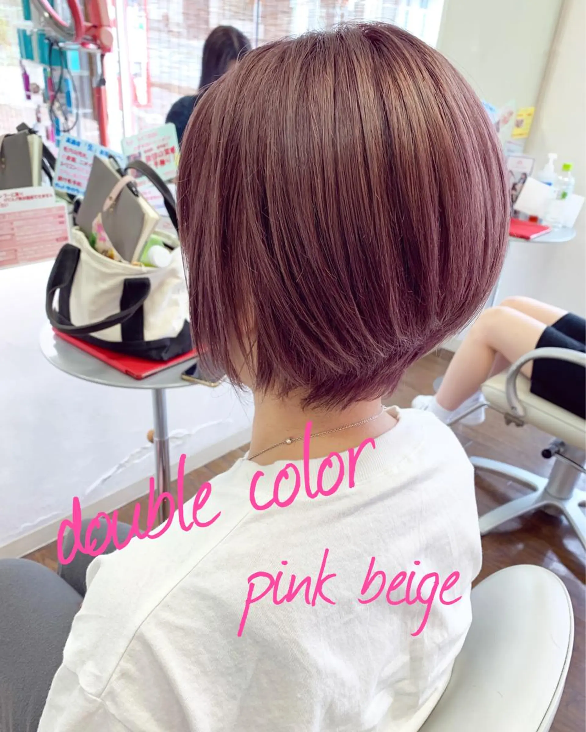 ショート カラー ベージュカラー ダブルカラー ピンクカラー ピンクベージュ ヘアカラー GLAD 萩原のヘアスタイル