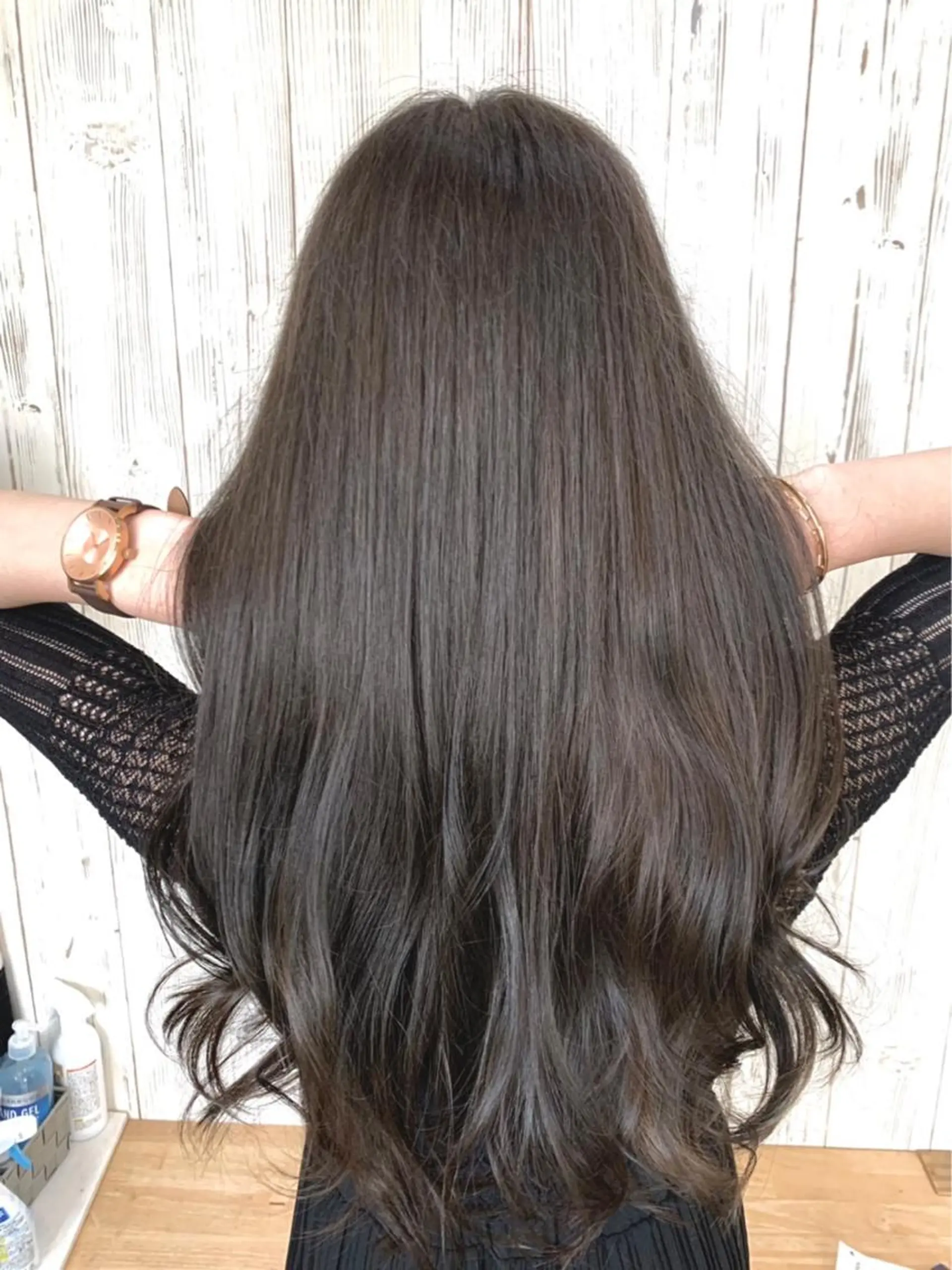 ミディアム MINAKO .のヘアスタイル