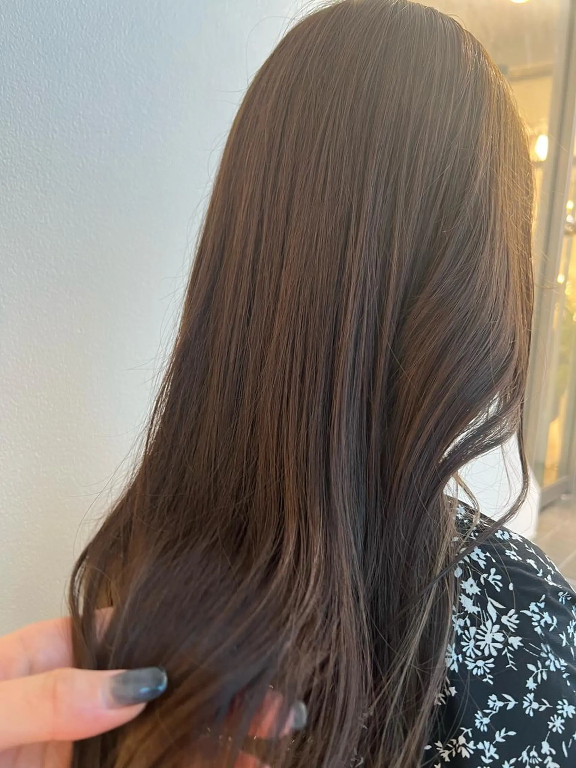 ロング カラー ブリーチ ブリーチなしカラー オリーブカラー 【韓国ヘア・ネイル】 HINATA🍒のネイルデザイン