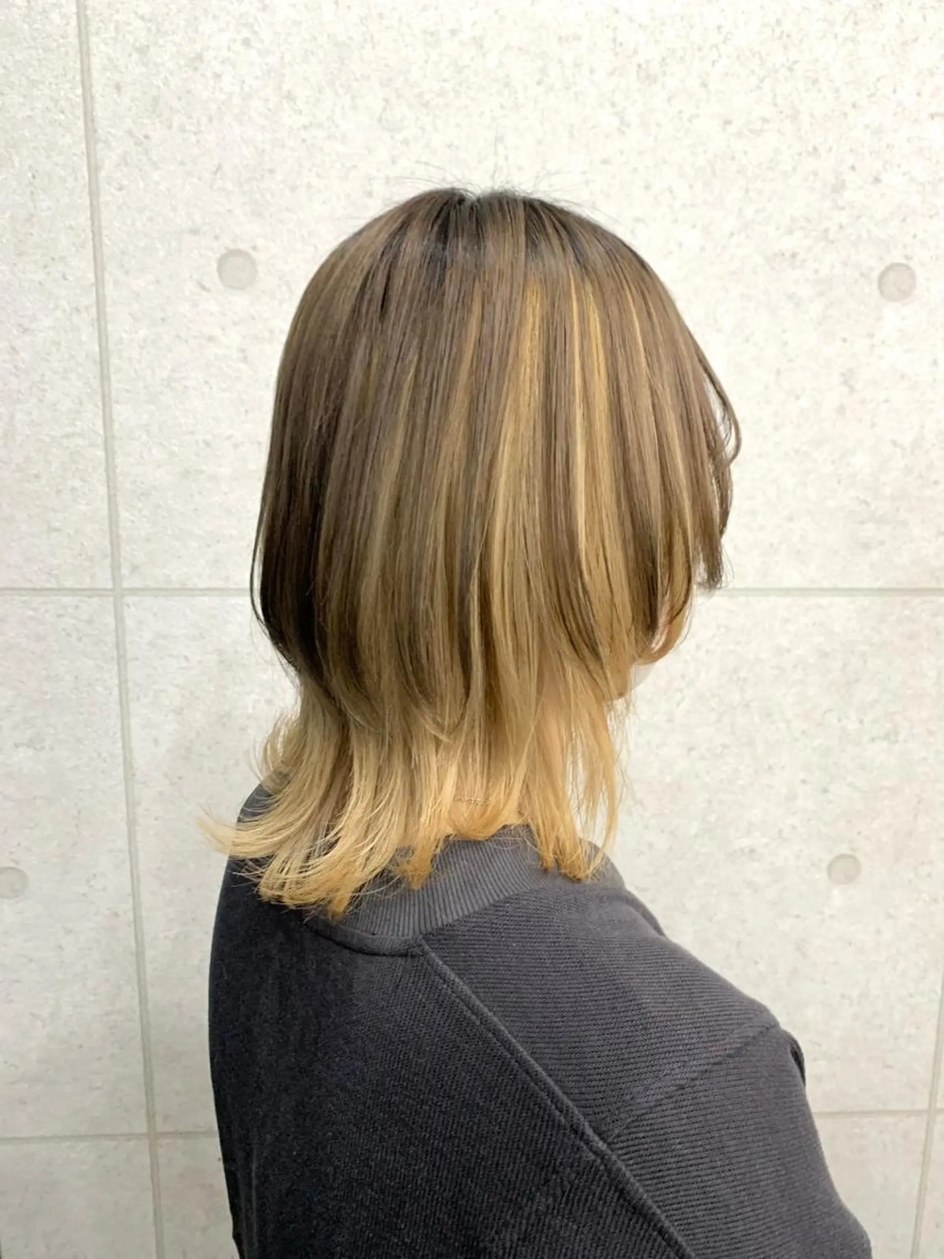 ミディアム カラー レイヤー ハイトーン 暖色⭐︎KANAKOのヘアスタイル