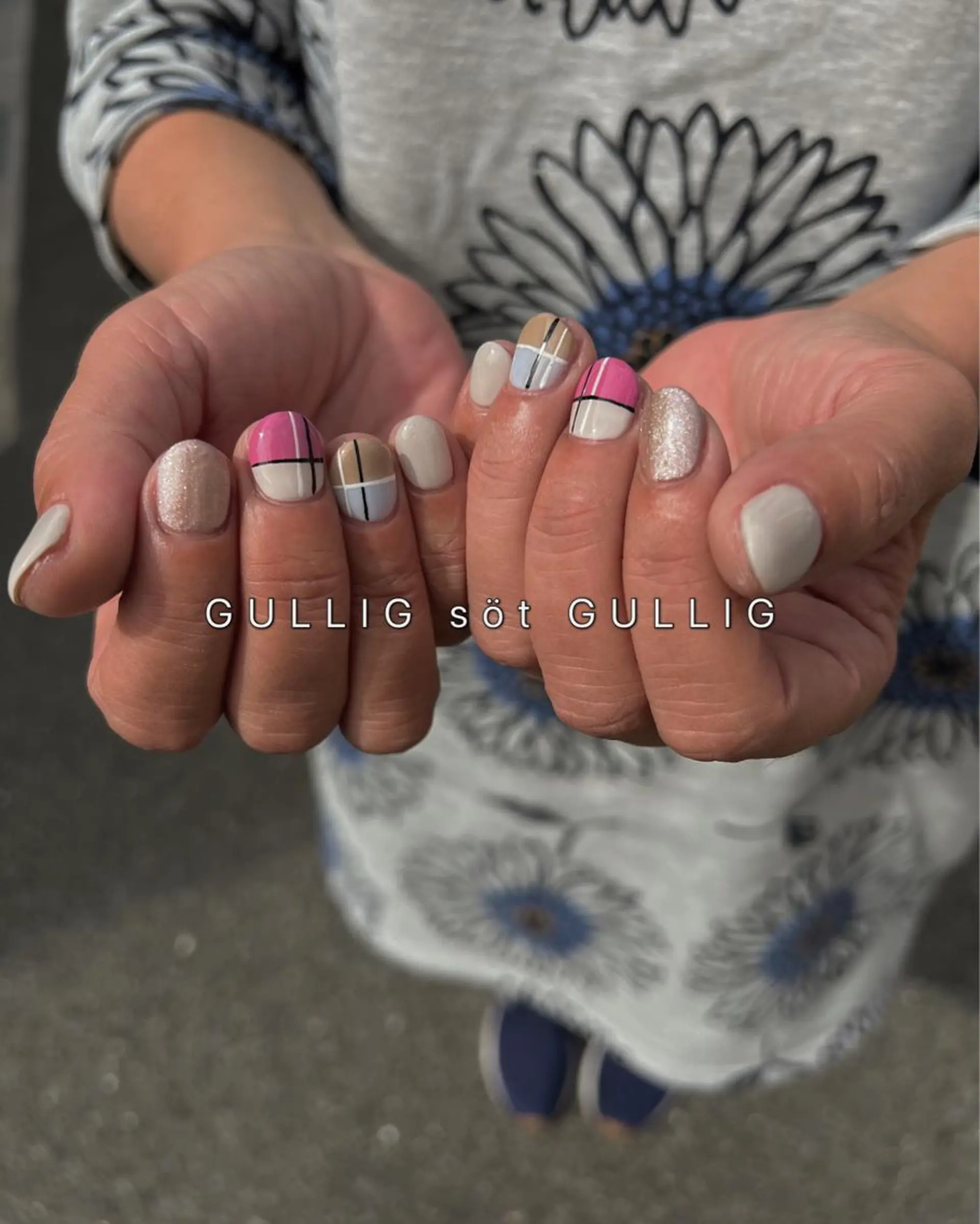 ネイル ハンドネイル GULLIG söt GULLIGのネイルデザイン