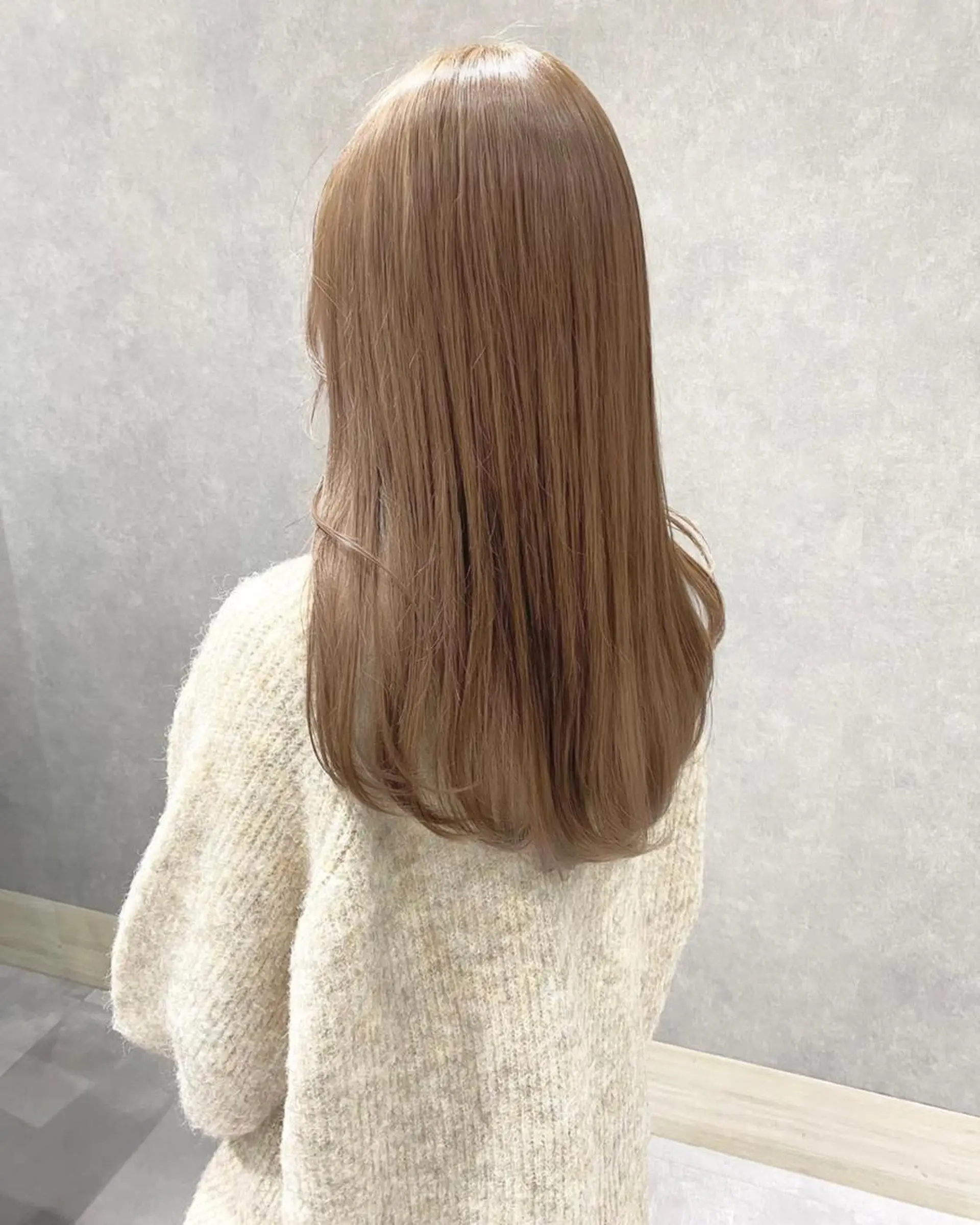 ミディアム mood alissaのヘアスタイル