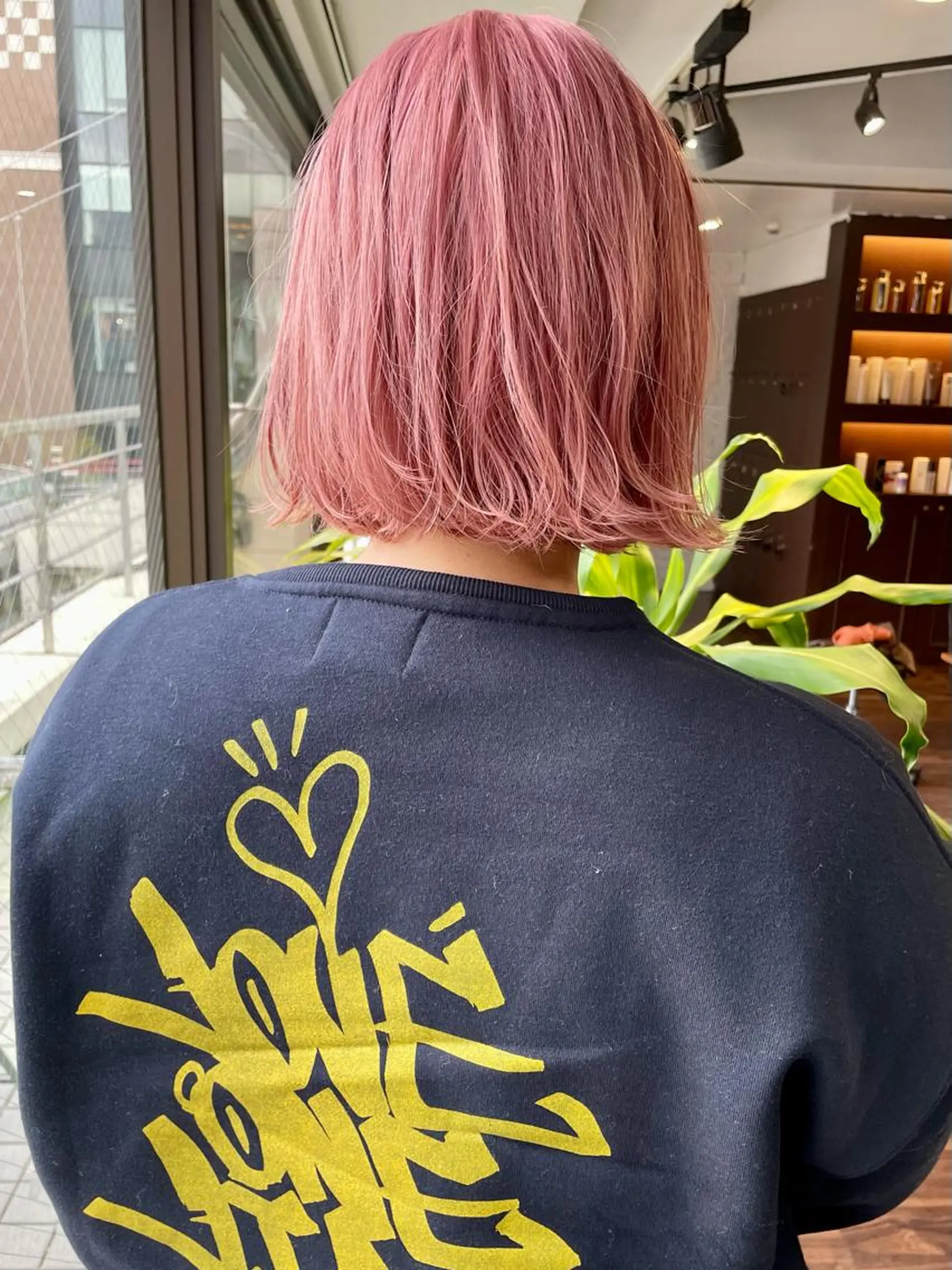 ミディアム カラー オカモト ミユウのヘアスタイル