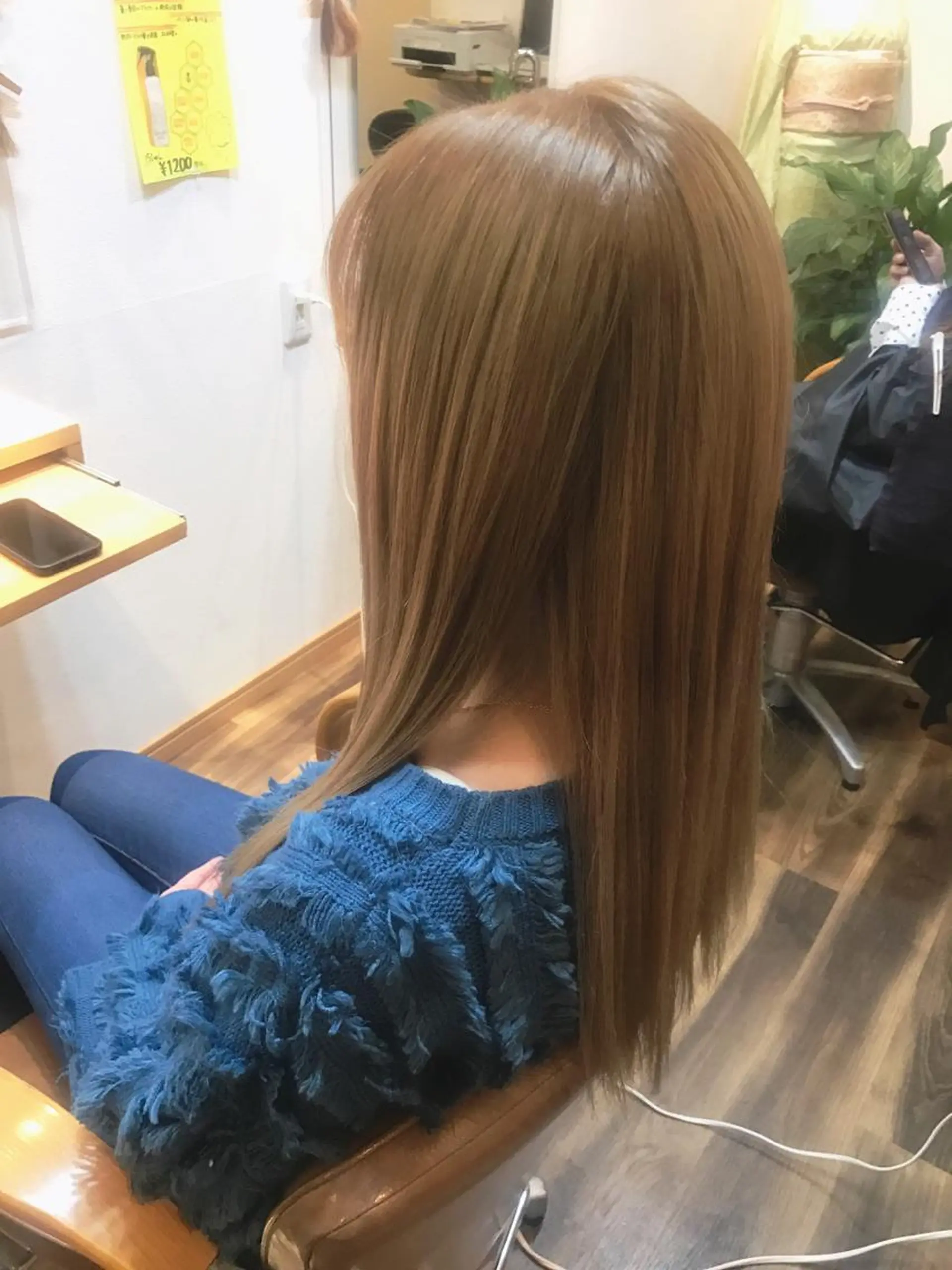 ロング カラー 石川 奈緒子のヘアスタイル