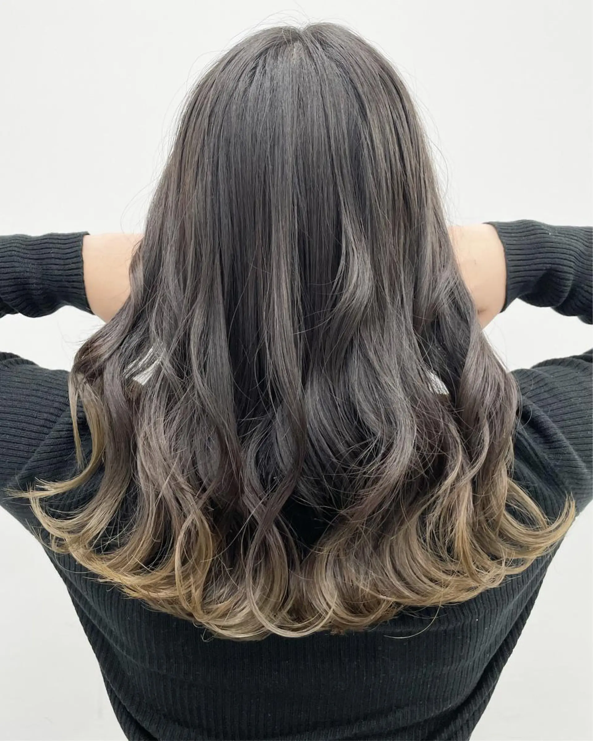 ミディアム カラー ヘアアレンジ ブリーチ グラデーションカラー ヘアカラー トリートメント 🦄インナーカラー 🦄貫井彩花のヘアスタイル