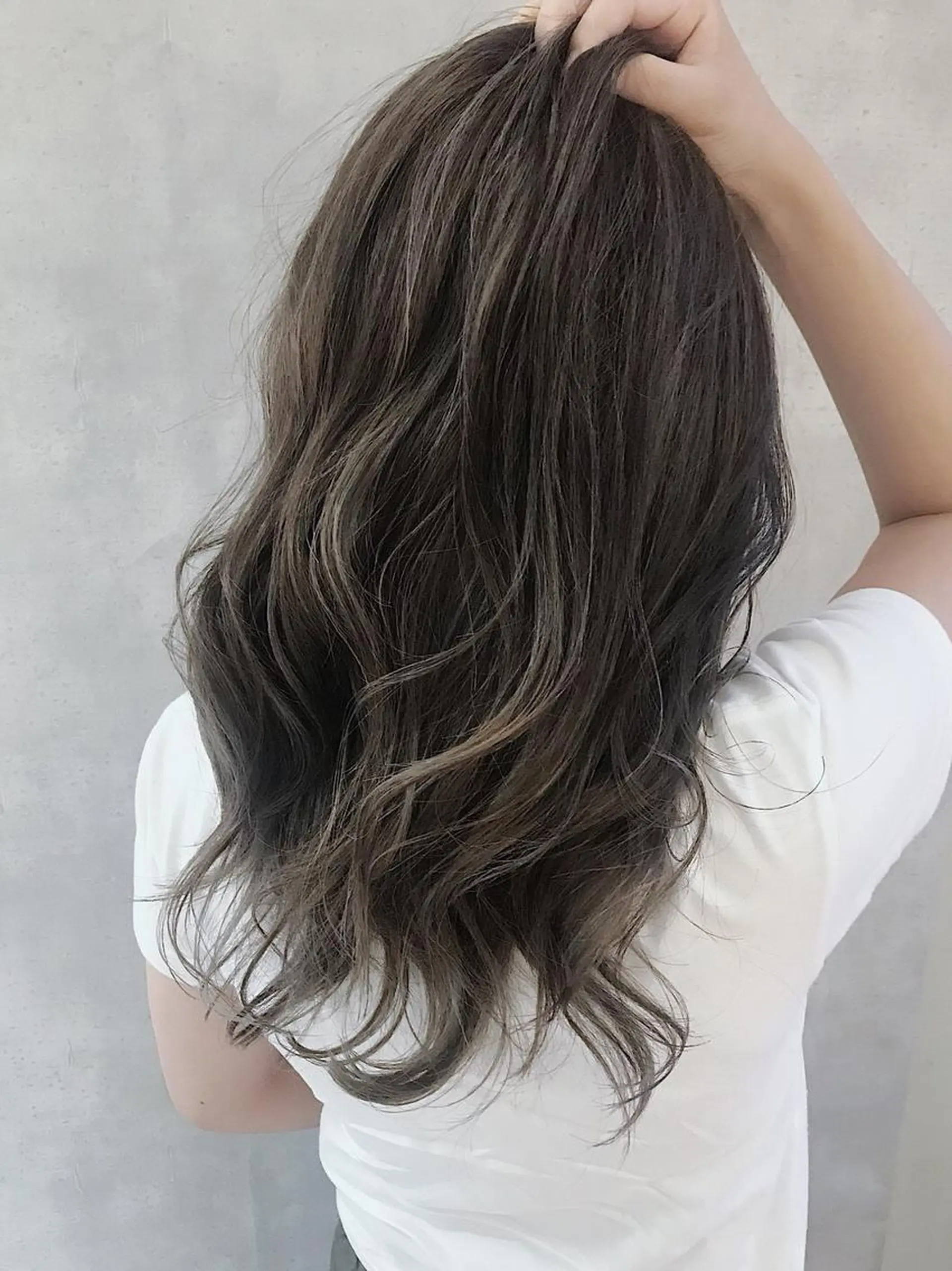 ミディアム カラー アディクシーカラー ブリーチ ケアブリーチ ダブルカラー ハイライトカラー MOU namba ムウナンバのヘアスタイル