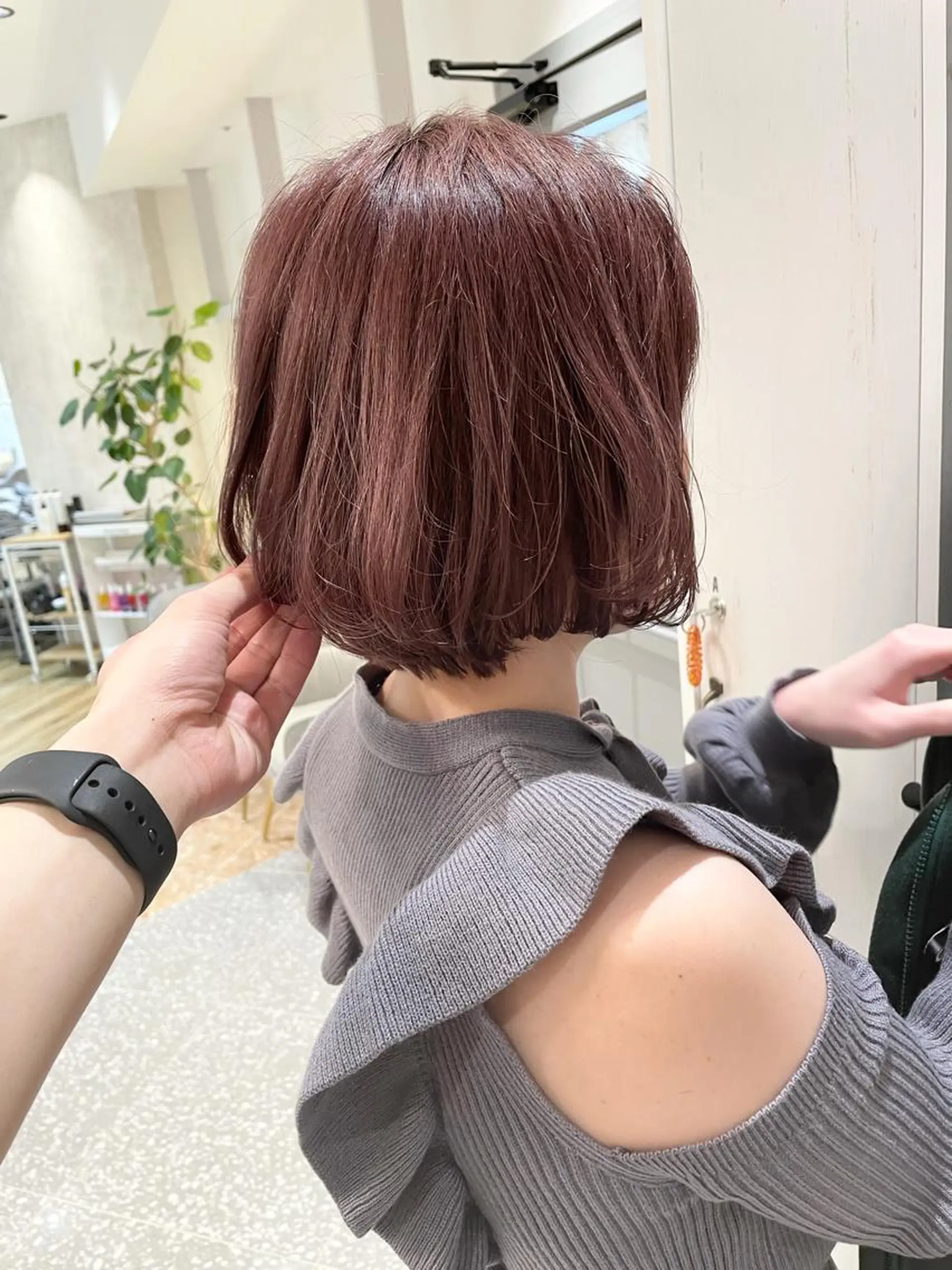 ショート ボブ 髪質改善ストレート オルメントのヘアスタイル