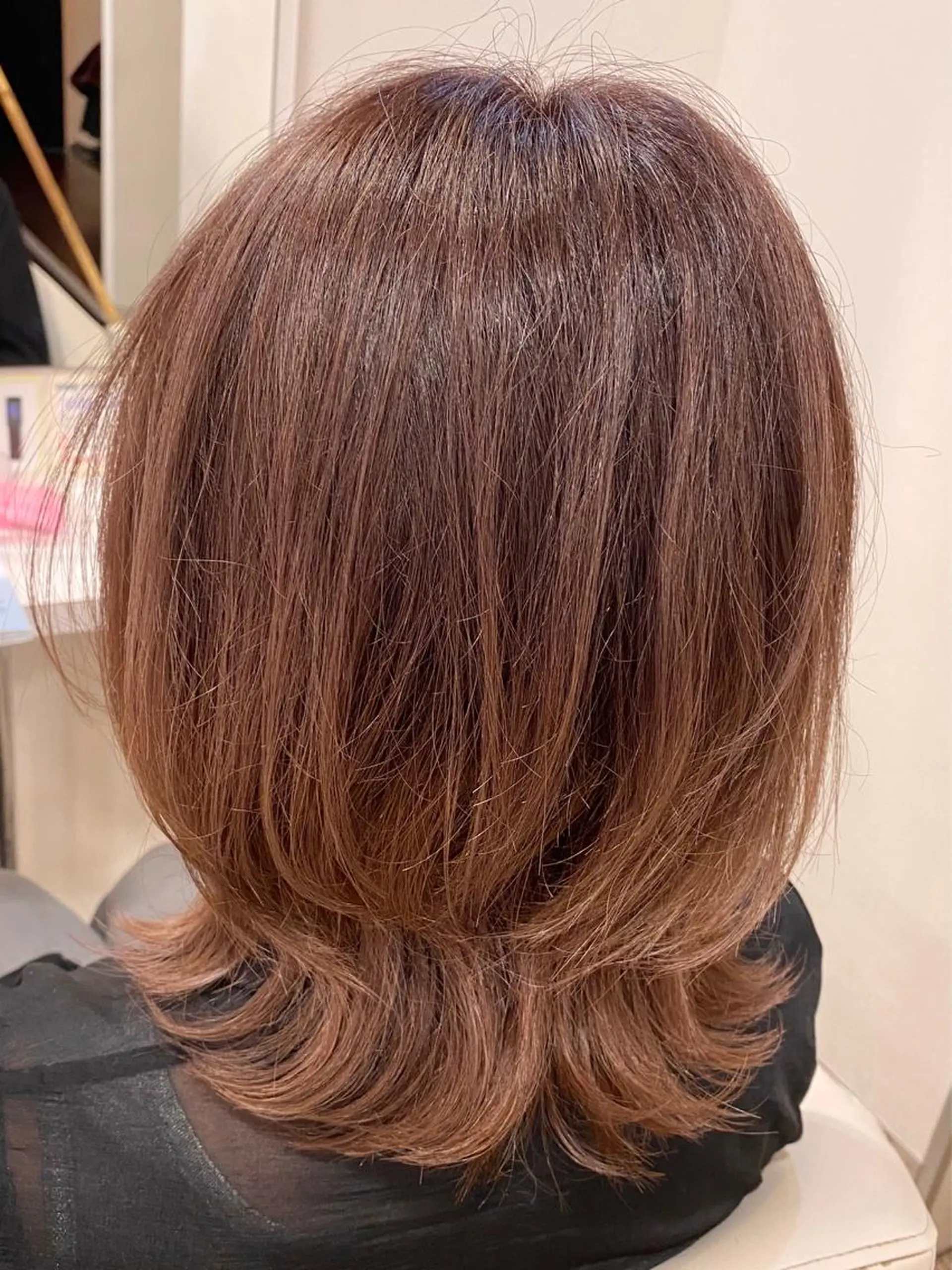 ミディアム 岩間 祐佳のヘアスタイル