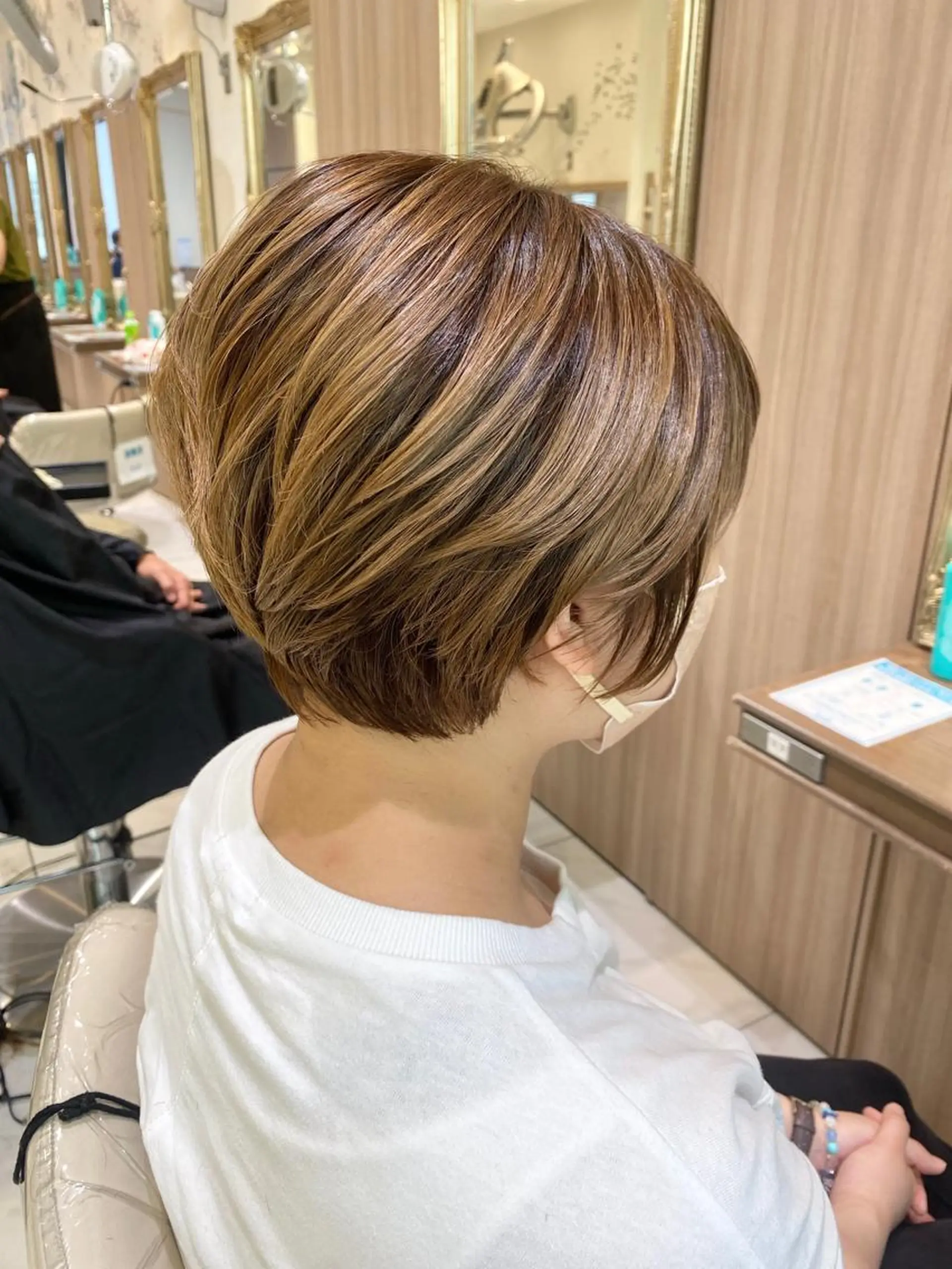 ショート カラー 古川 琴美のヘアスタイル