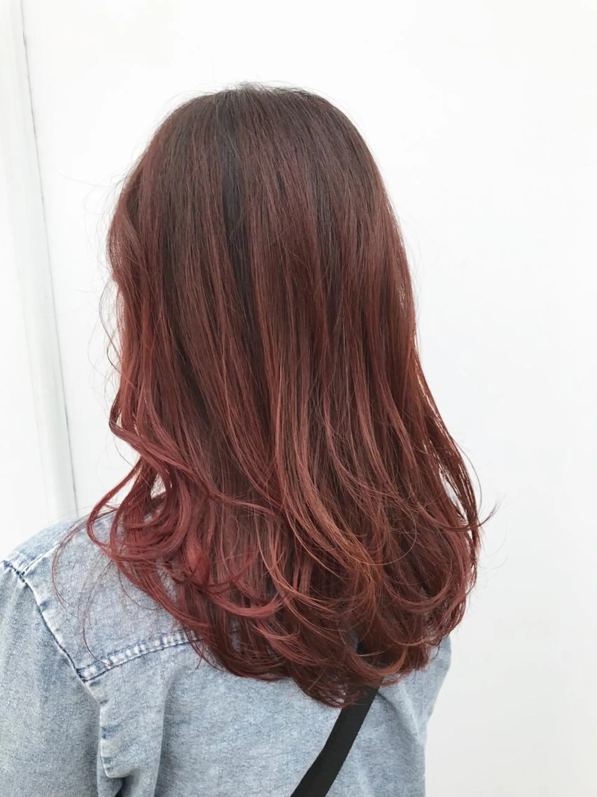 セミロング カラー グラデーションカラー レッドカラー ローズカラー カット ヘアカラー Radix所属・ボブ/ハイトーン 福生Radix 下田のヘアスタイル