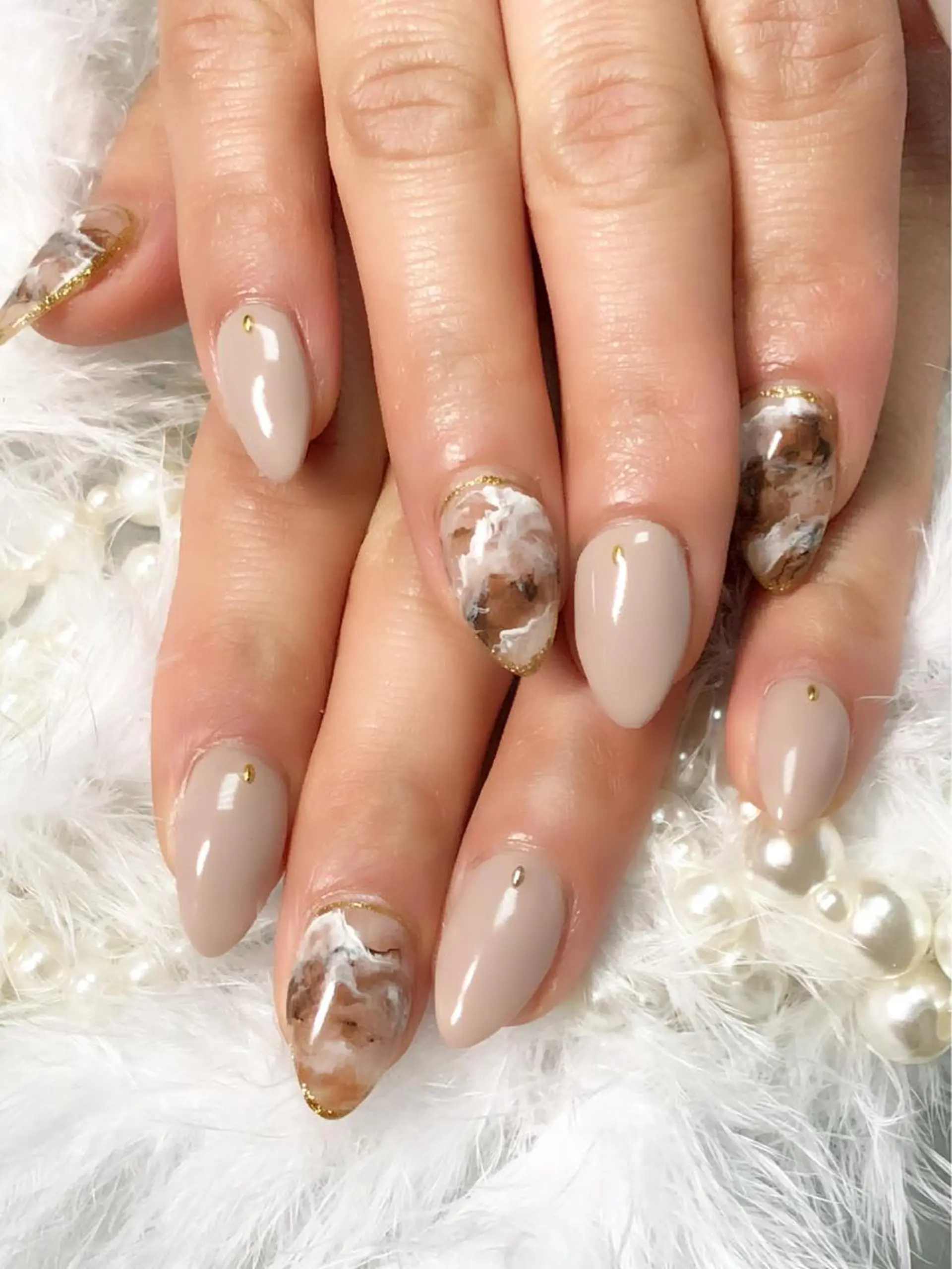 セミロング ネイル ゴールド 大理石ネイル(マーブル) シンプルネイル ハンドネイル CITRAtotal beautyのネイルデザイン