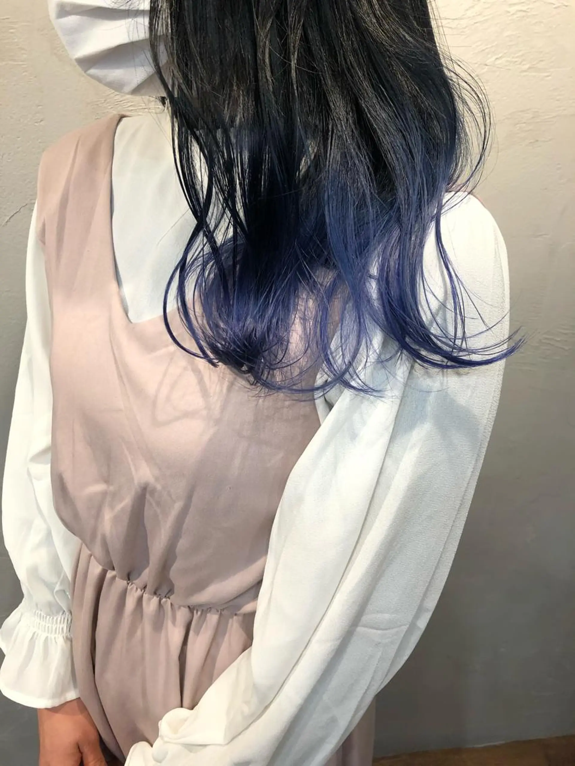 ミディアム カラー 黒髪 ブリーチ ブルーカラー ブルーブラック グラデーションカラー Bei Licoldo.Atole  ベイリコルド アトリ所属・ベイリコルド　アトリ 店長　宮城一真のヘアスタイル