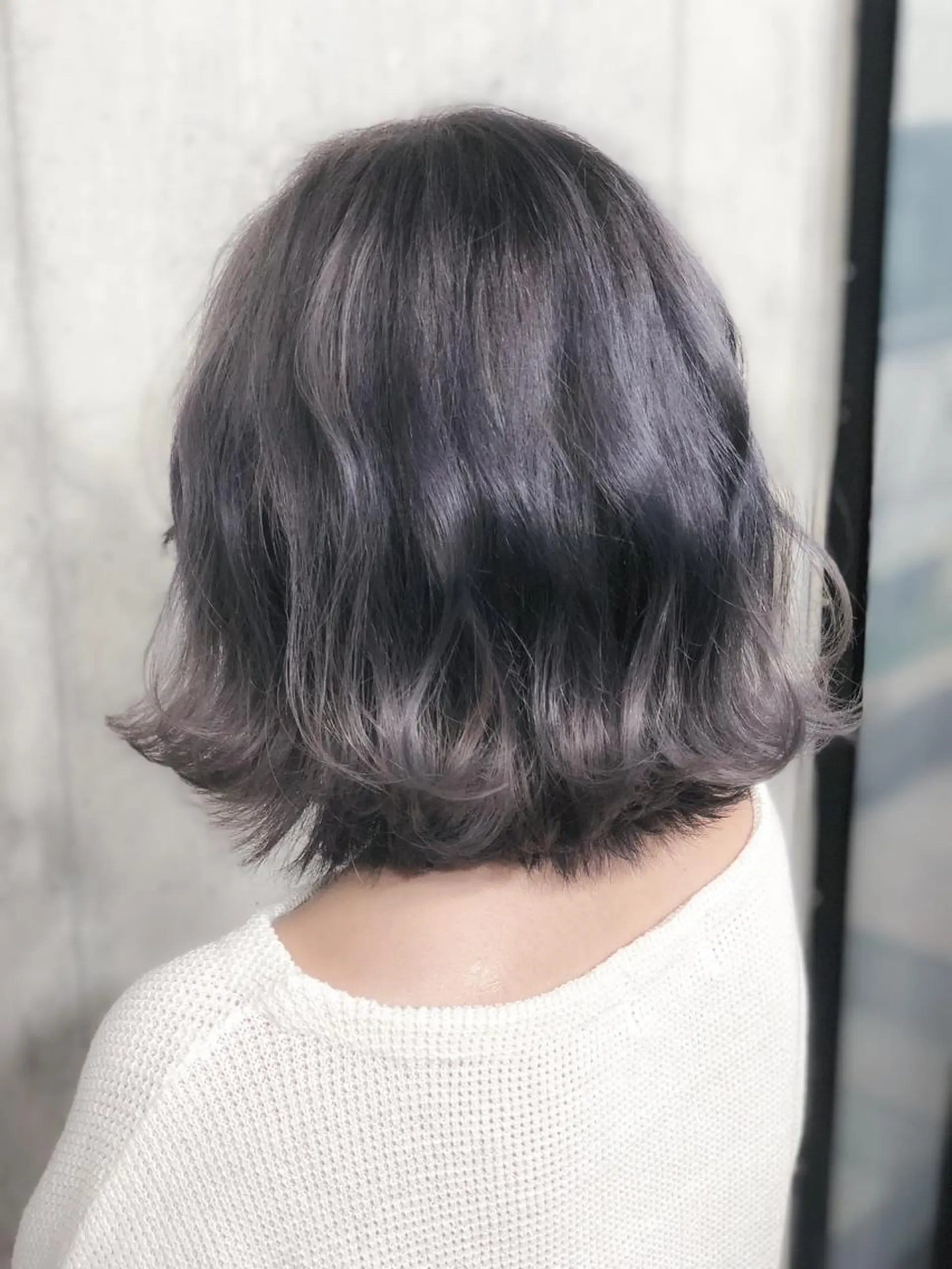 ミディアム カラー シルバー 北條 優輝のヘアスタイル