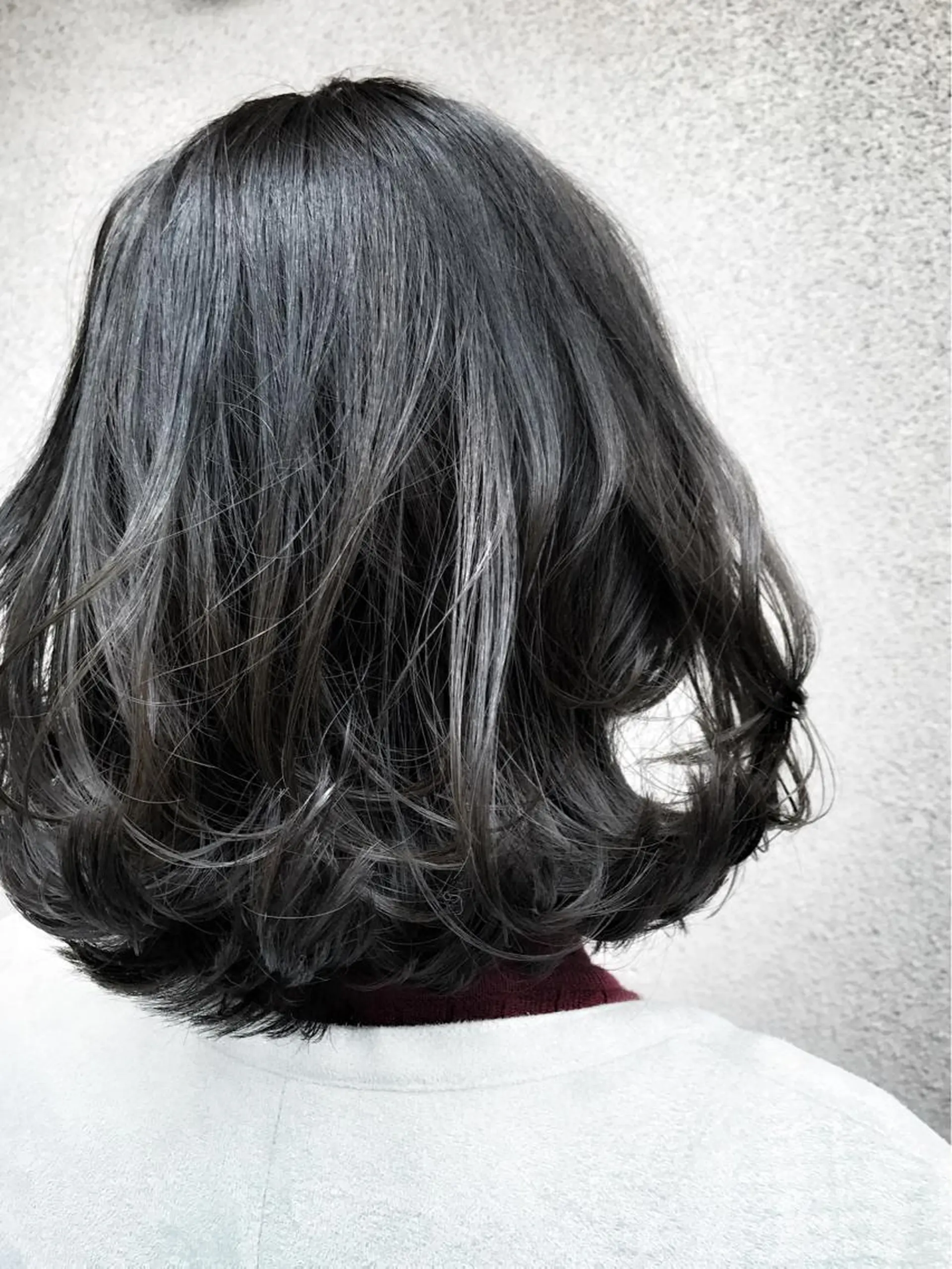 ミディアム カラー ブルーカラー ブルージュ シルバー vato バトのヘアスタイル