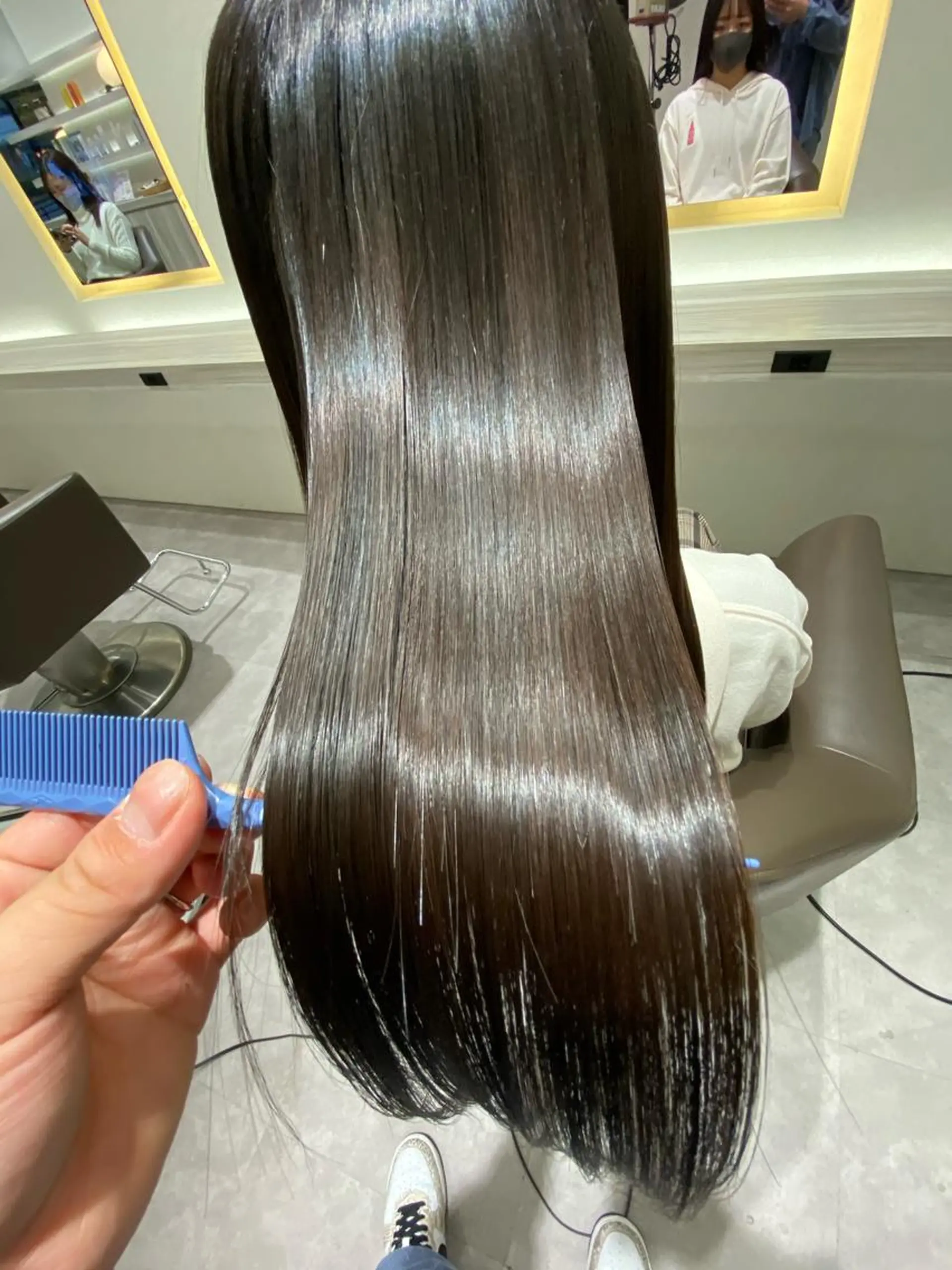 ロング ムトウセイマ/ 縮毛矯正/ブリーチのヘアスタイル