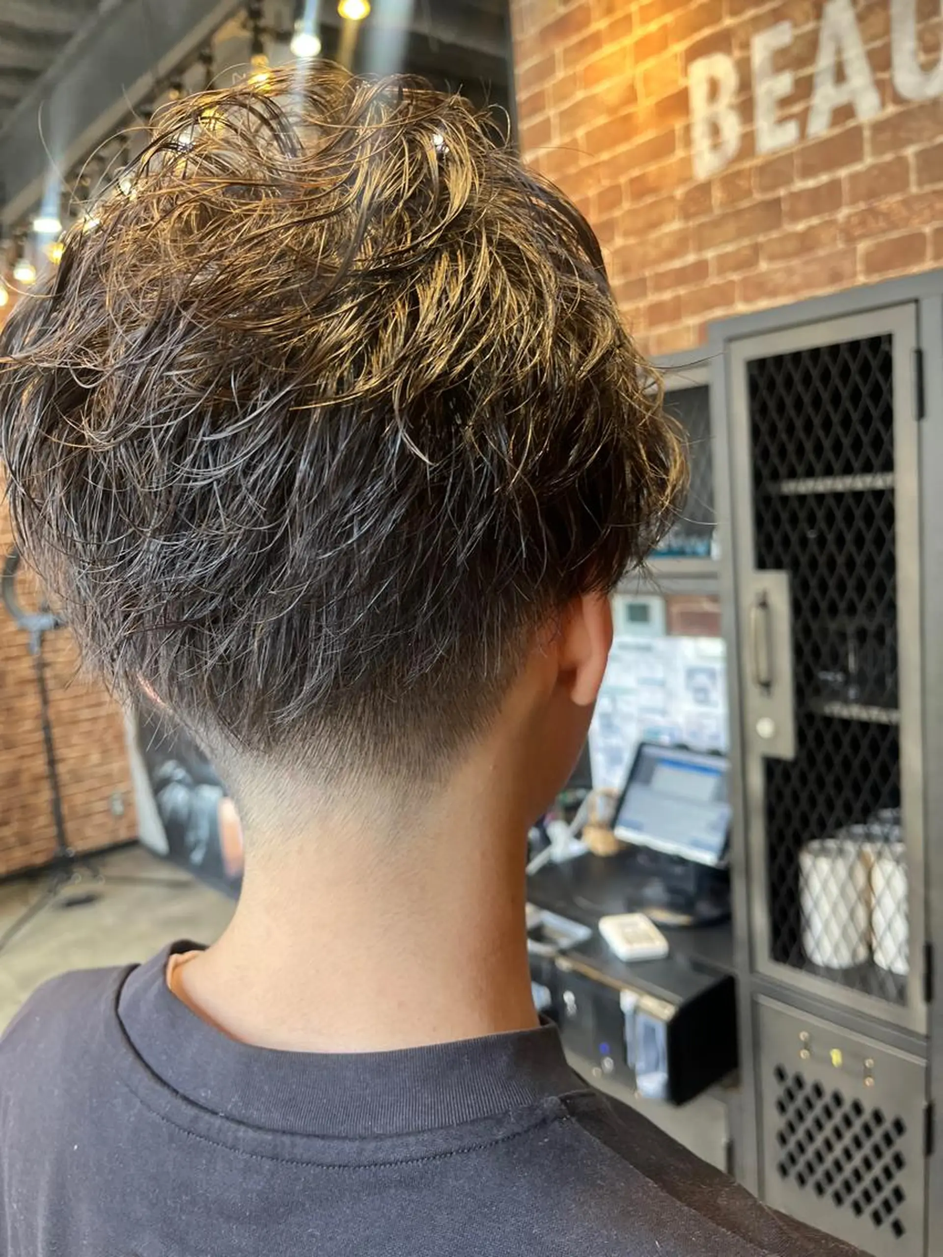 ショート カラー パーマ ヘアアレンジ メンズ キッズ ネイル マツエク・マツパ アイブロウ メンズブリーチ メンズハイライト メンズインナーカラー メンズ韓国風 ブリーチ カット 久木原 ゆりのヘアスタイル