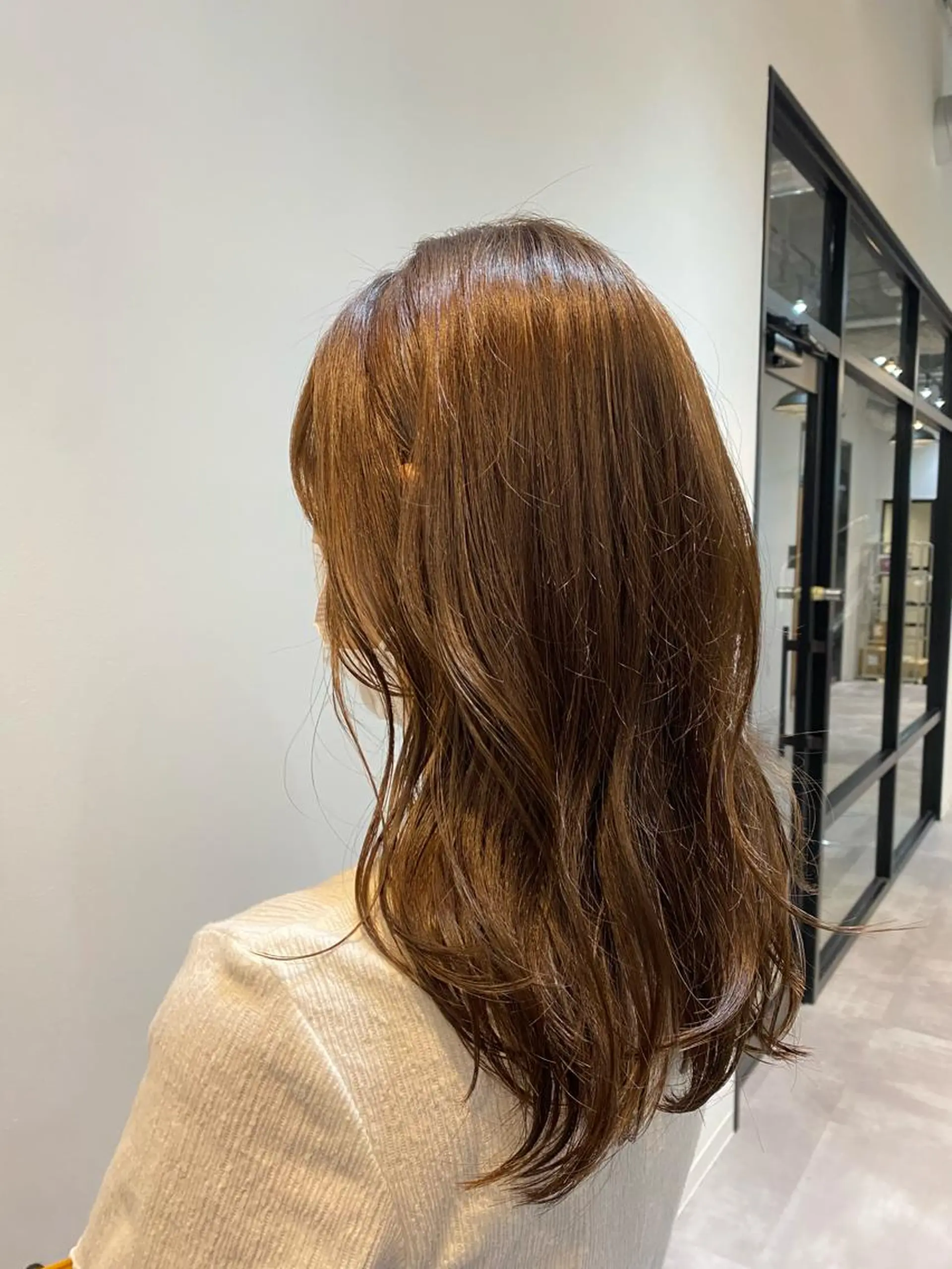 ロング カラー 透明感カラー グレージュ 顔まわりレイヤー 顔周りカット ヨシンモリ カット パーマ トリートメント ♡オシャ髪♡AI ✂️newi町田のヘアスタイル