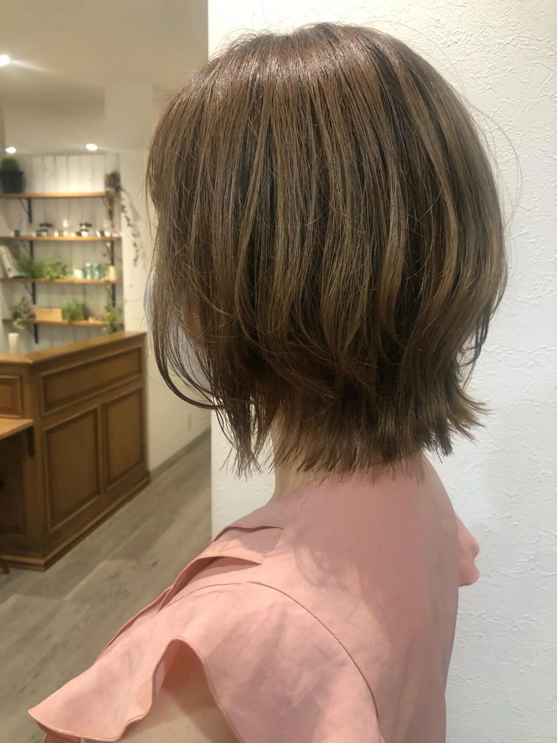 ミディアム 🩰オリーブ/ ベージュ松本咲花🩰のヘアスタイル