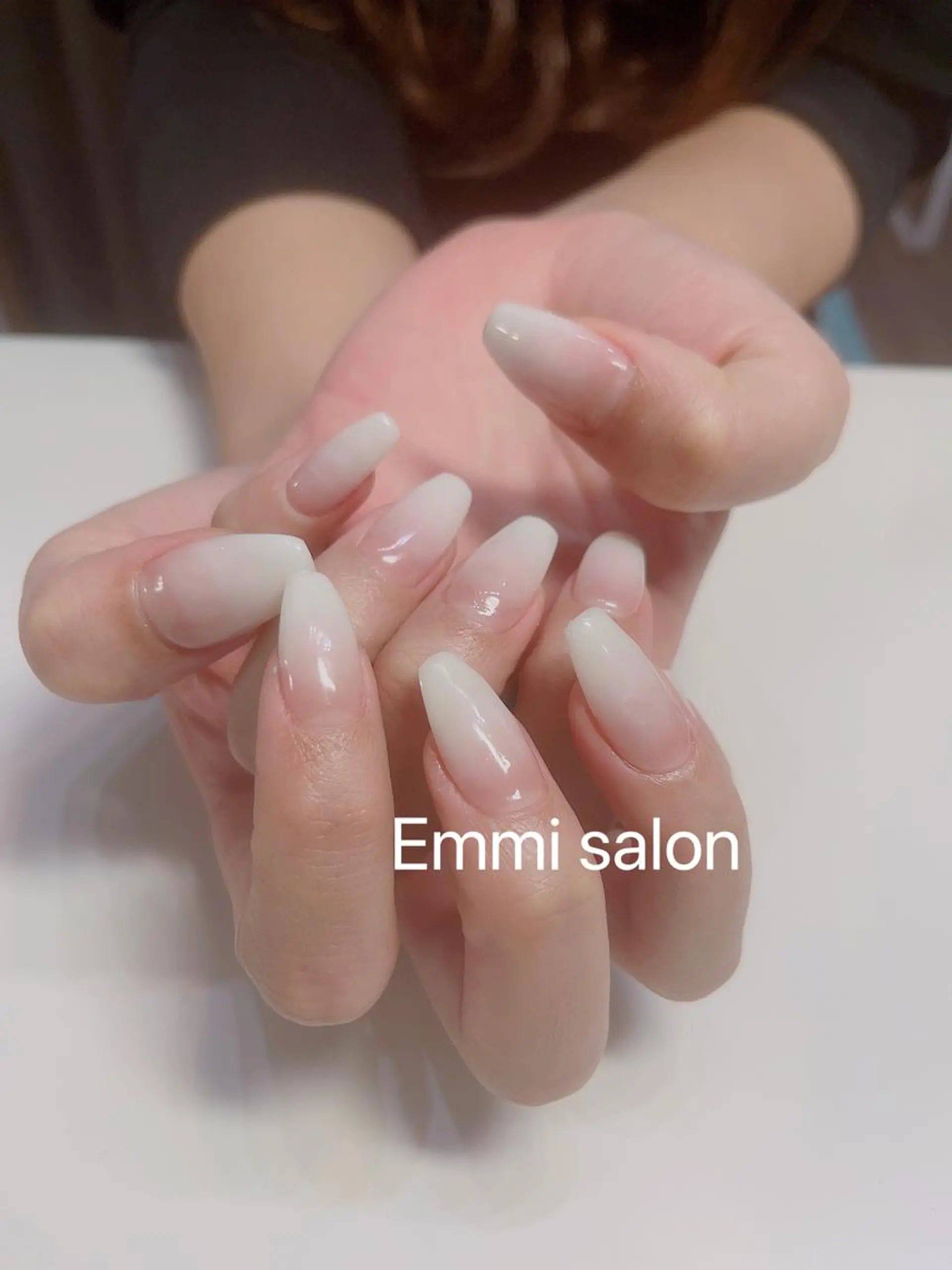 ネイル グラデーション emmi      salon所属・Emmi salonのネイルデザイン