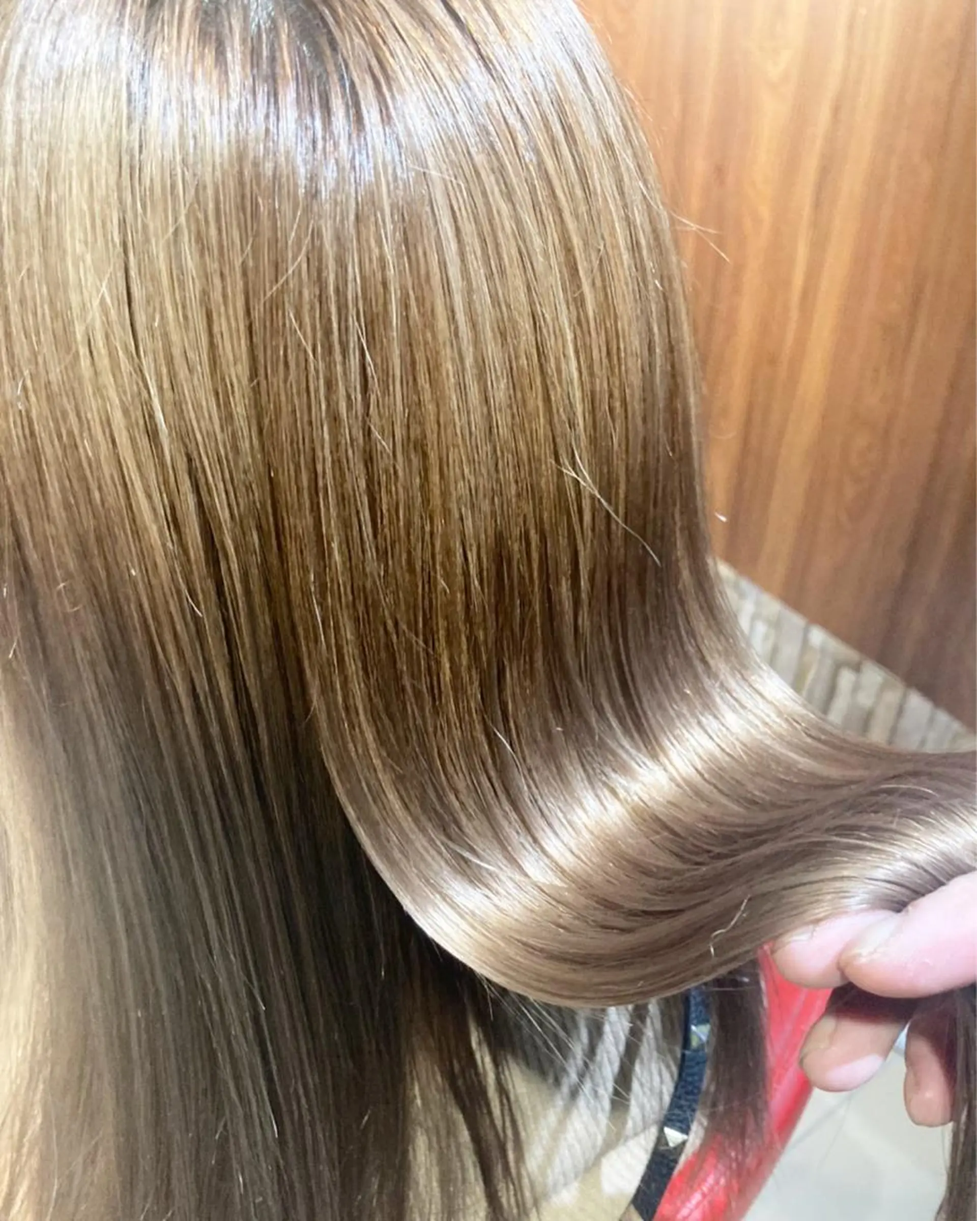 セミロング カット トリートメント 髪質改善ストレート、 カラー清野雄大のヘアスタイル