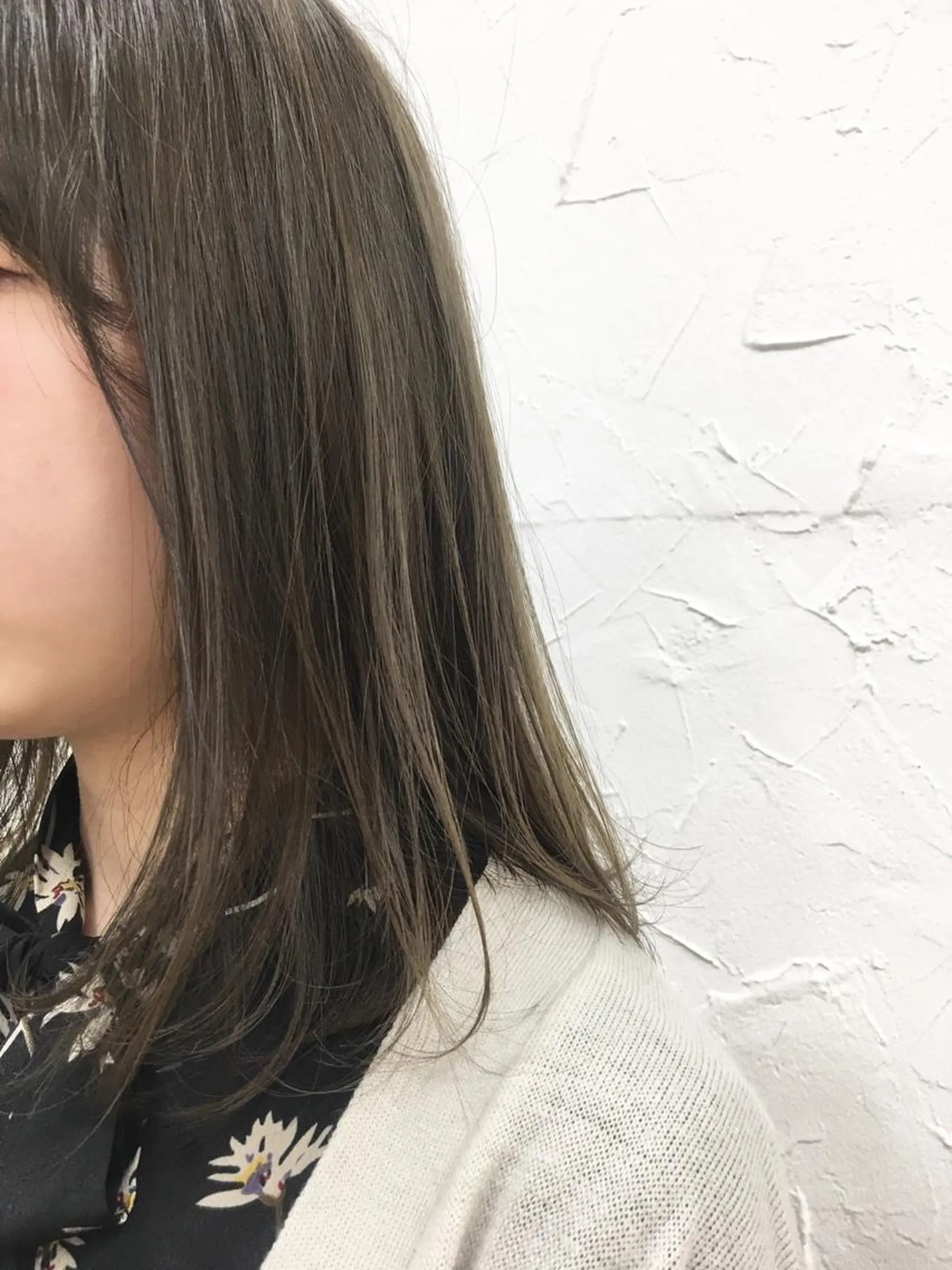 ミディアム カラー アッシュ イルミナカラー 脱！黒髪 ダブルカラー【上野】のヘアスタイル