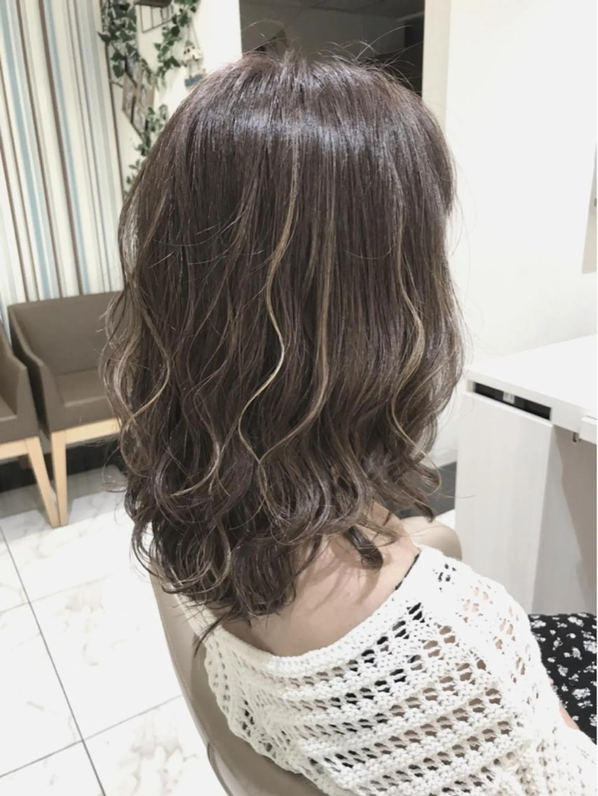 ミディアム カラー ブリーチ ケアブリーチ 透明感カラー グレージュ ハイライトカラー カット ヘアカラー 山崎俊輔/髪質改善 /バレイヤージュのヘアスタイル