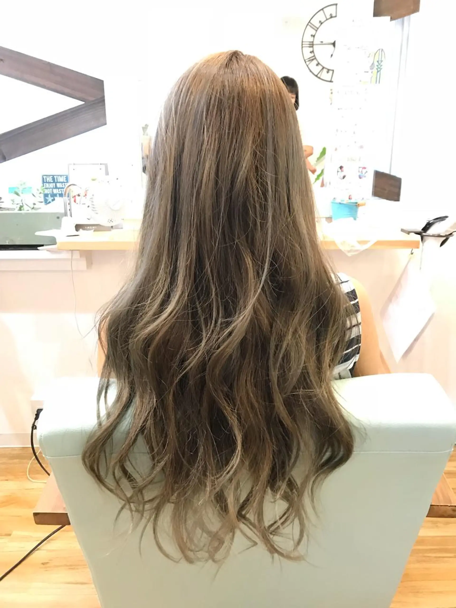 ロング LANI hair resortのヘアスタイル