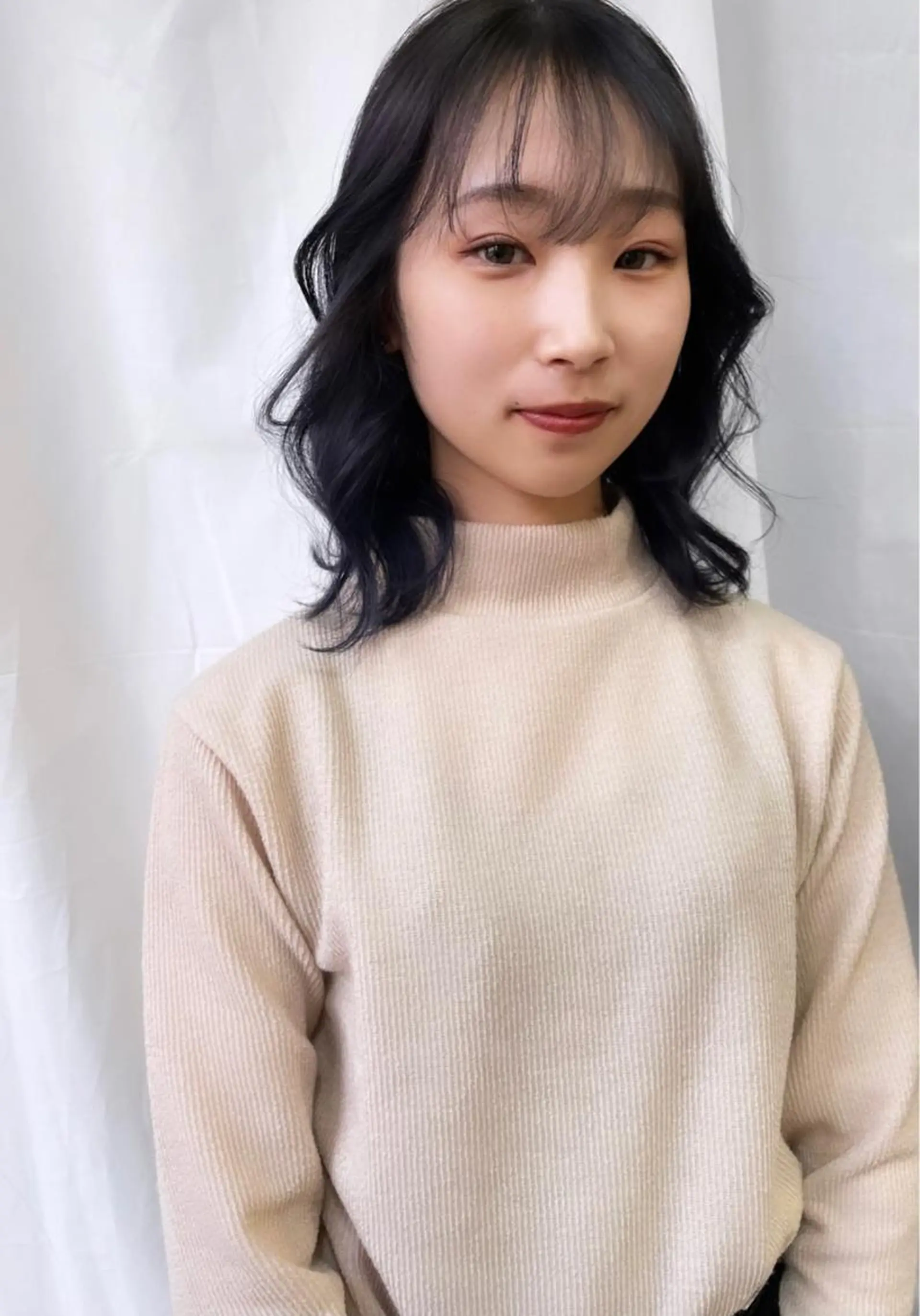 ミディアム カラー ヘアアレンジ 黒髪 ブルーカラー ブルーブラック 髙塚碧🇰🇷 韓国ヘア🎗️のヘアスタイル
