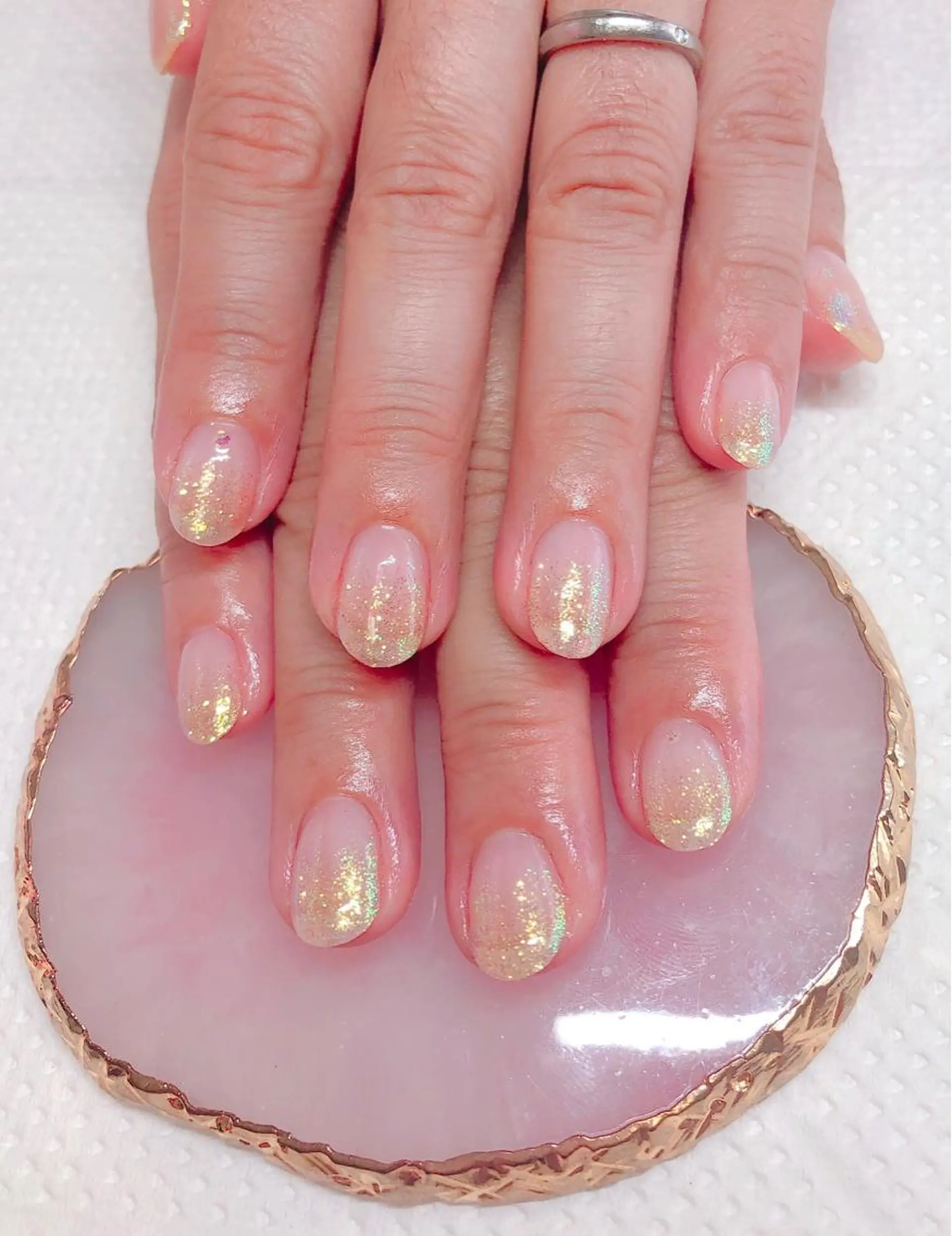 ネイル グラデーション ラメ(グリッター) 黄色 CROWN プライベートサロンのネイルデザイン