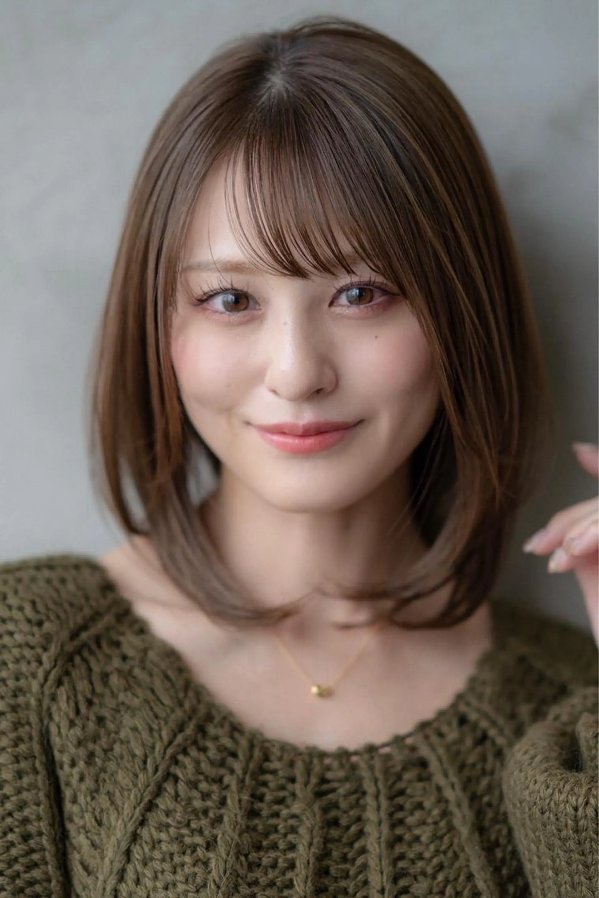 セミロング カラー 透明感カラー グレージュ 大森 勝馬のヘアスタイル