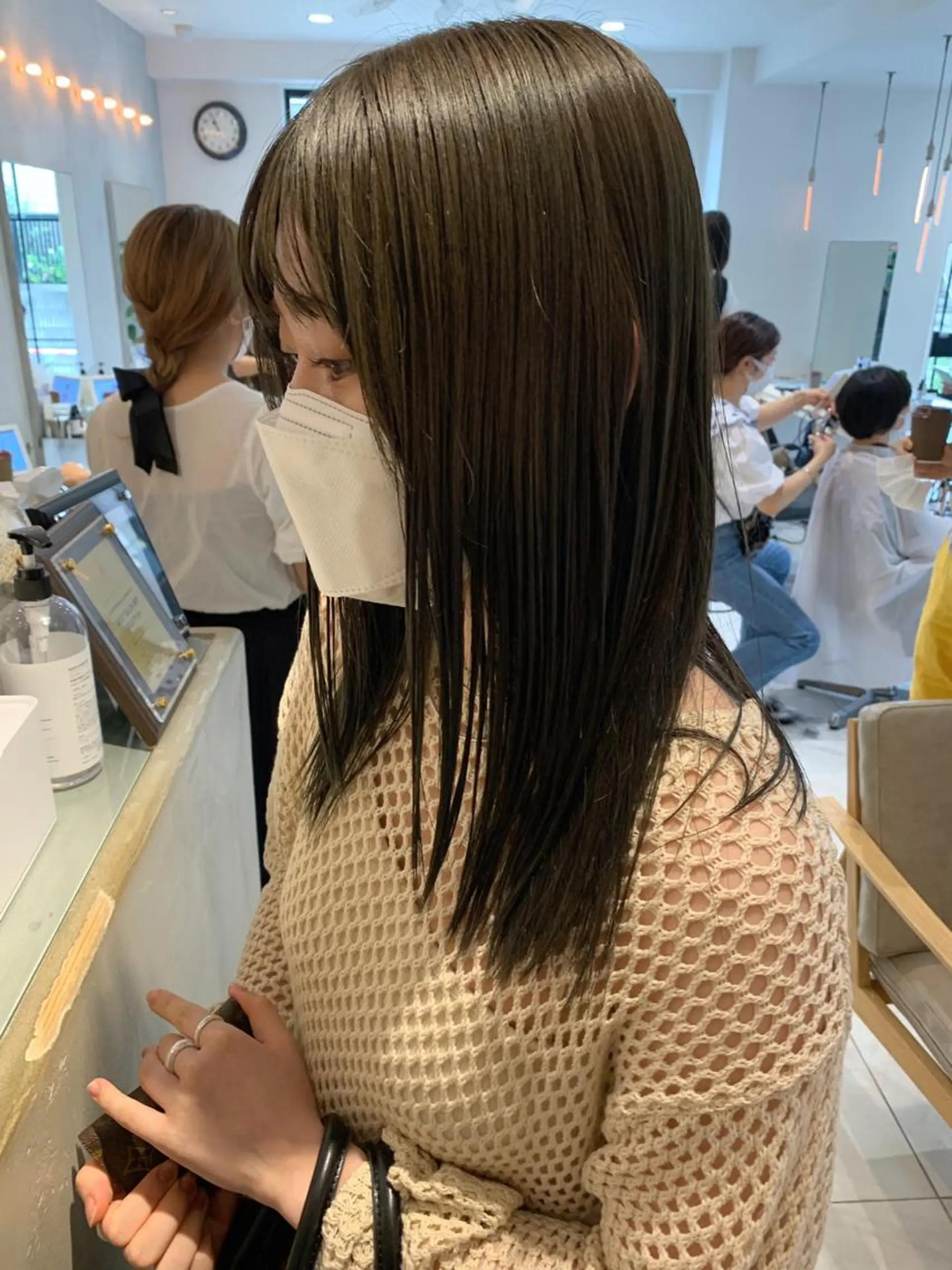 セミロング カラー グレージュ オリーブグレージュ オリーブグレー チバ タクミのヘアスタイル